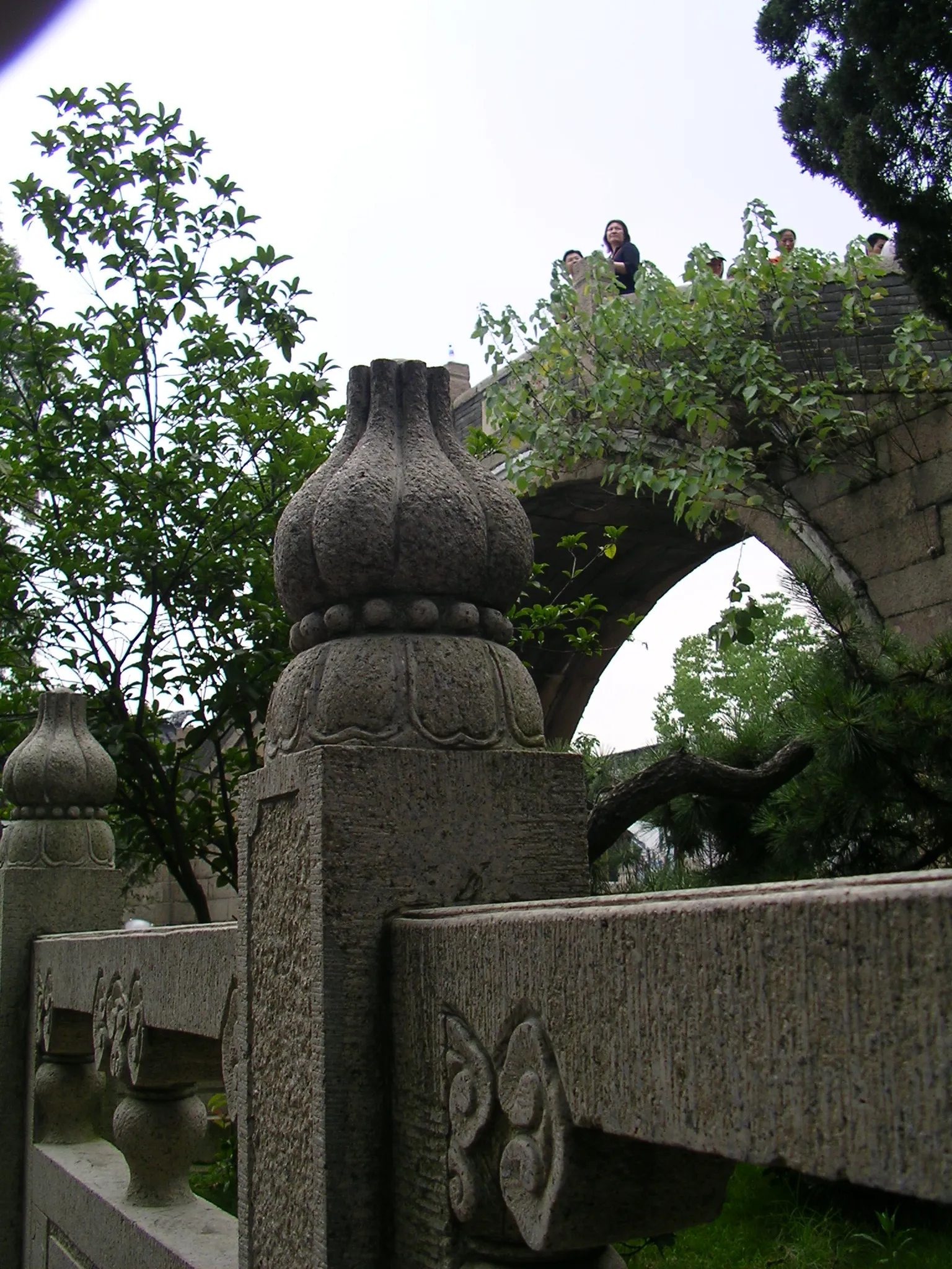 寒山寺の脇道の一枚
