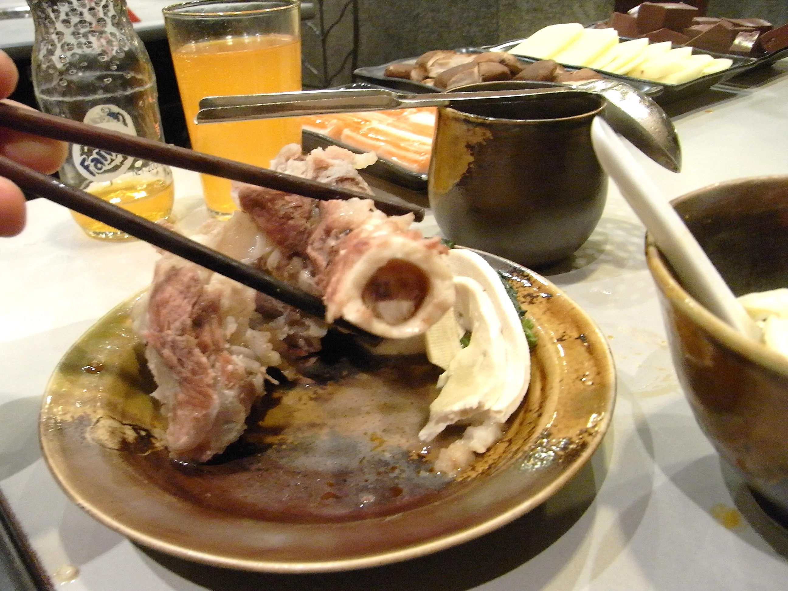 味が染みた豚の骨