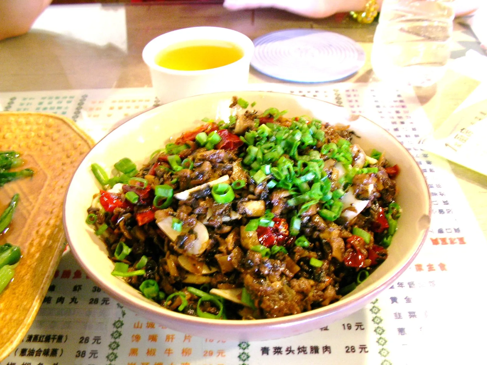 特産料理の牛肉炒め
