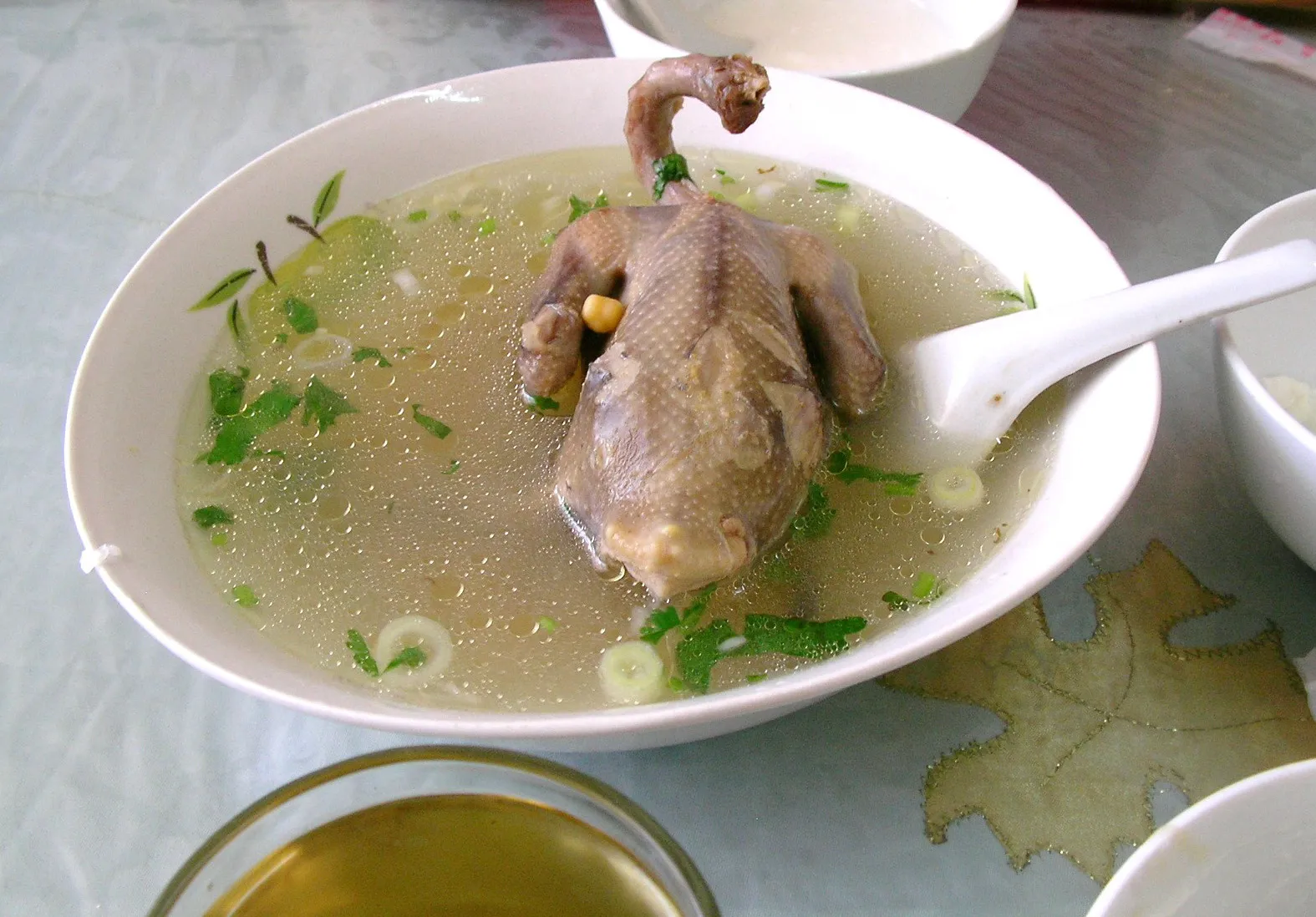 ウイグル族のお店での鳩料理