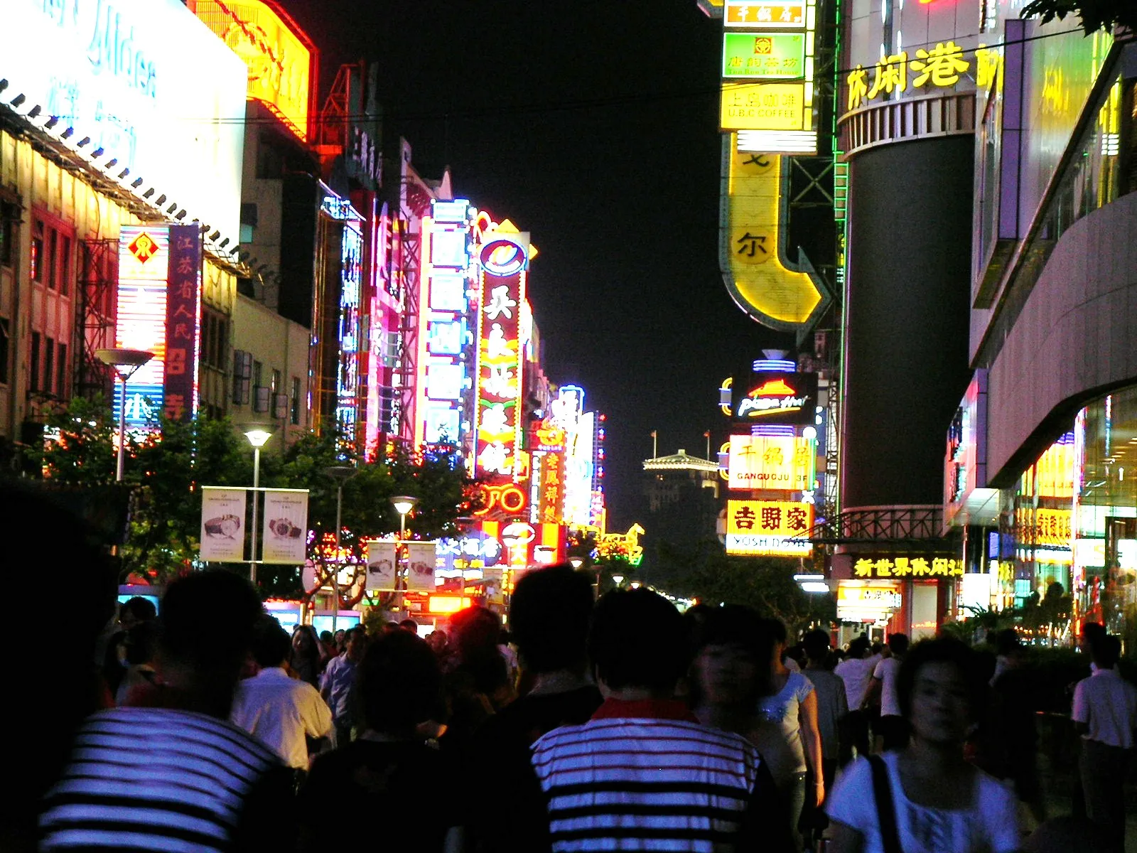 南京東路の夜景