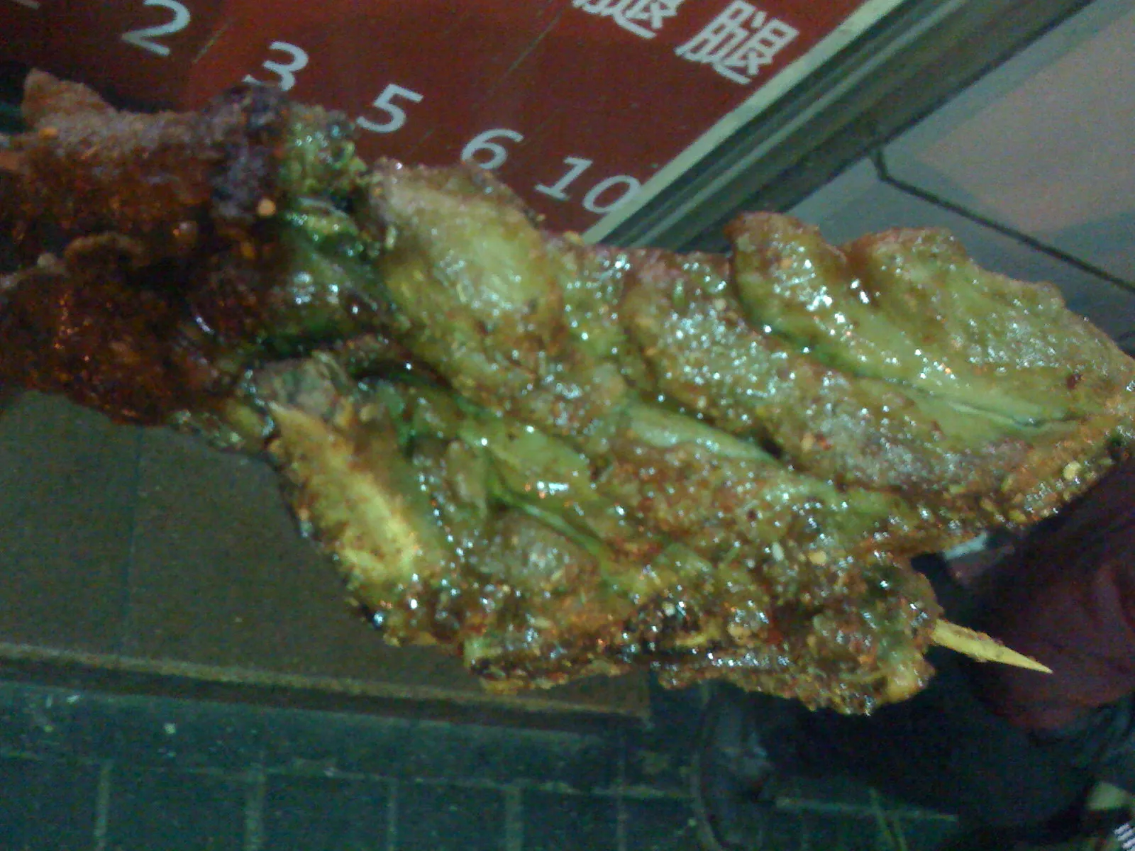 鶏肉の炭火串焼き