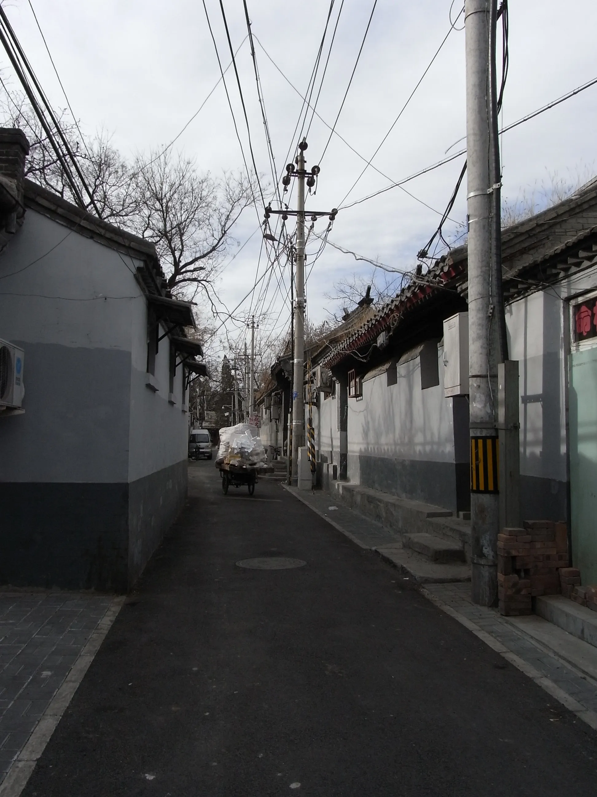 擁和宮側の胡同風景