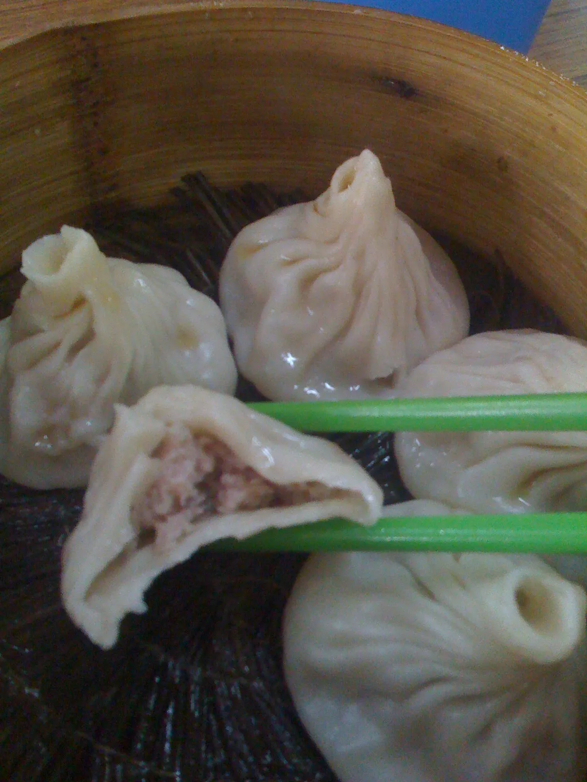 大衆食堂で食べた小龍包