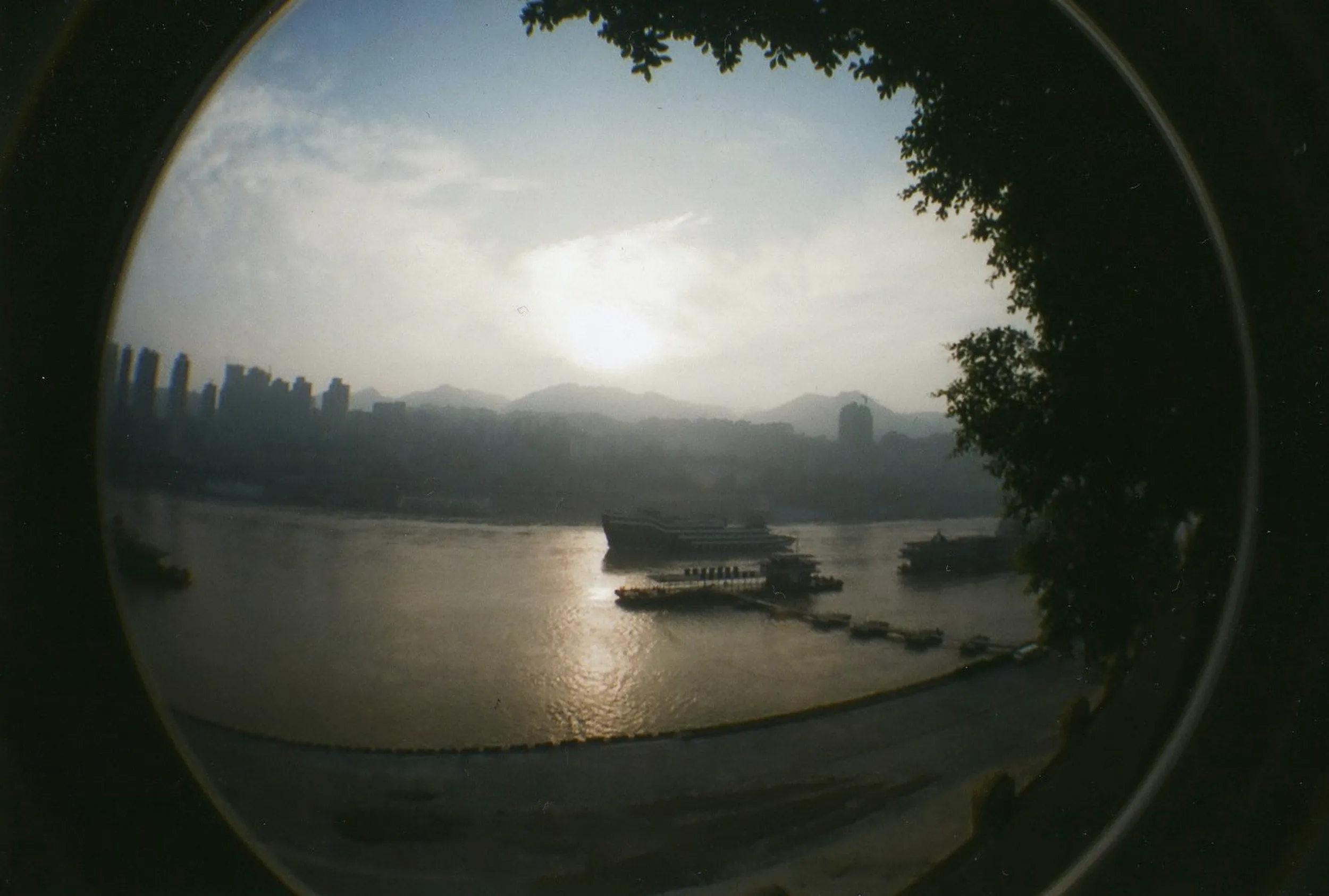 LOMO Fisheye2で撮った長江