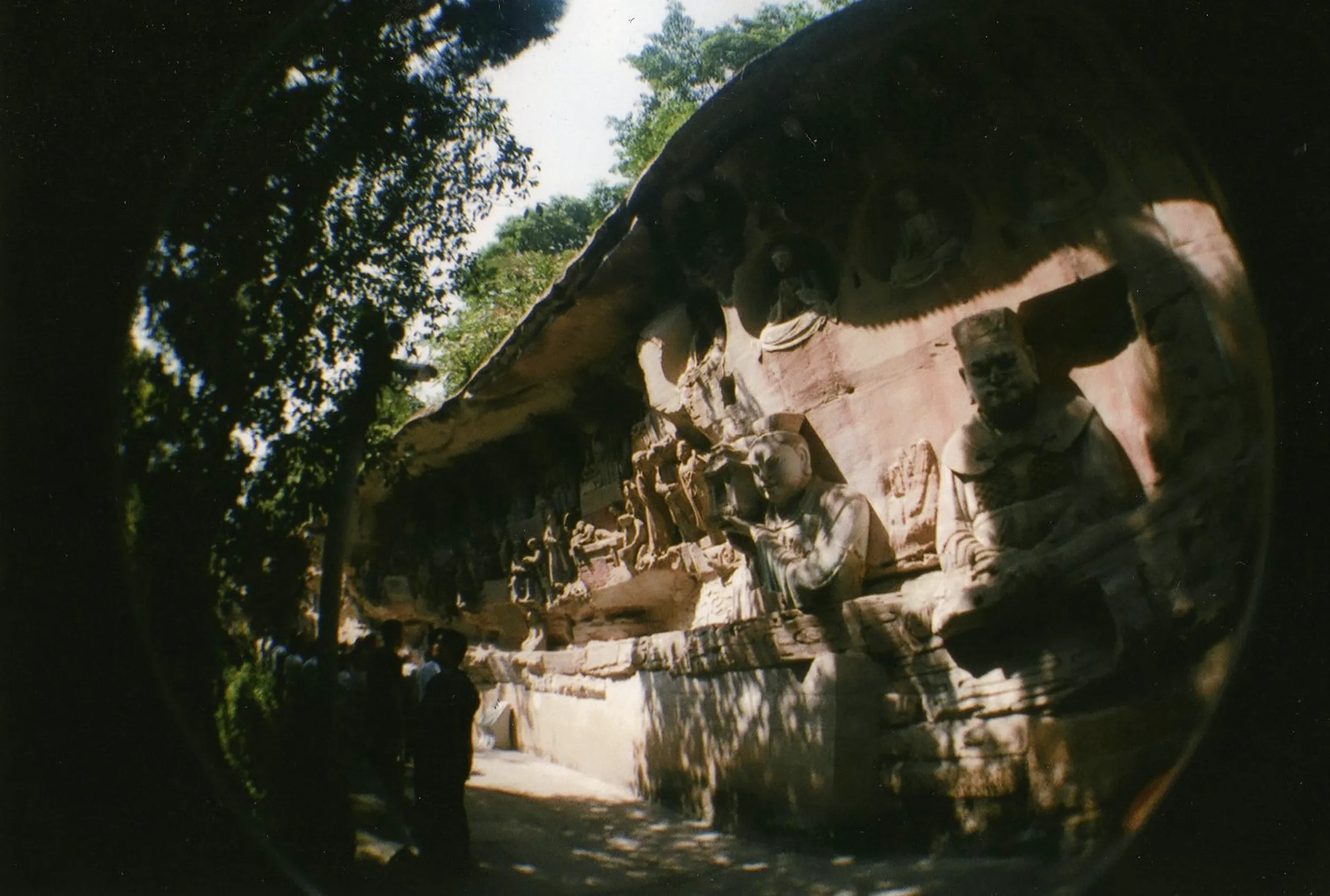 LOMO Fisheye2で撮影した石窟群