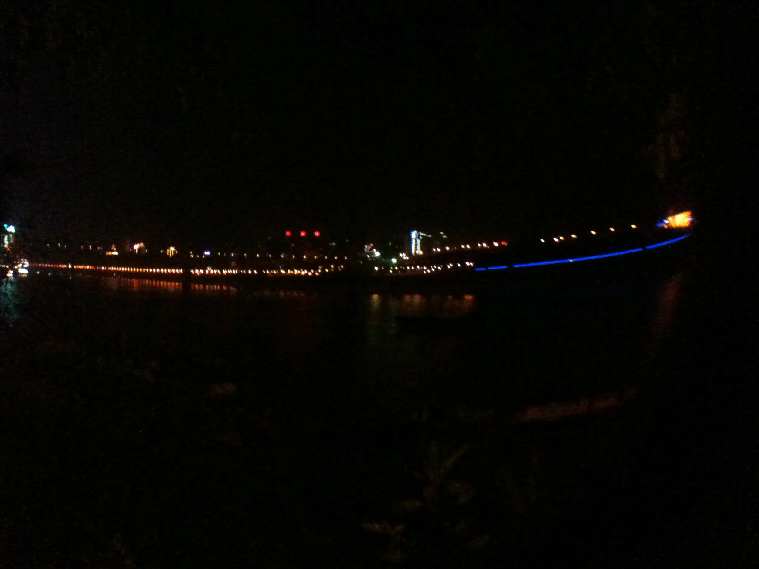 夜の朝天門の風景
