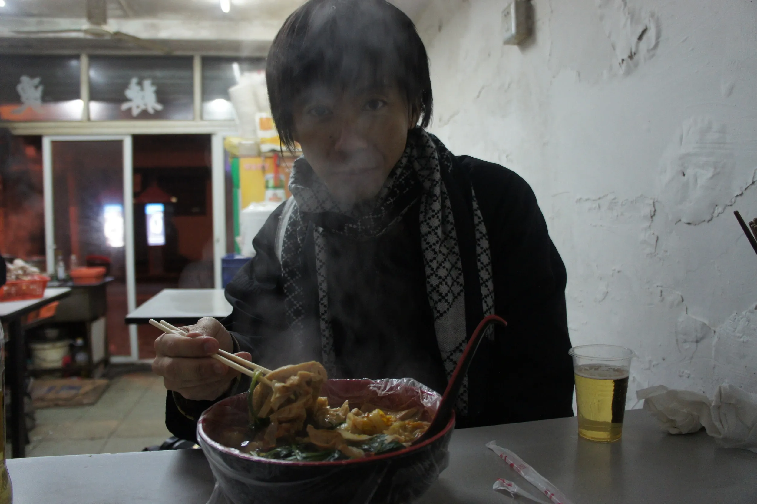 麻辣湯鍋のお店で食べる僕