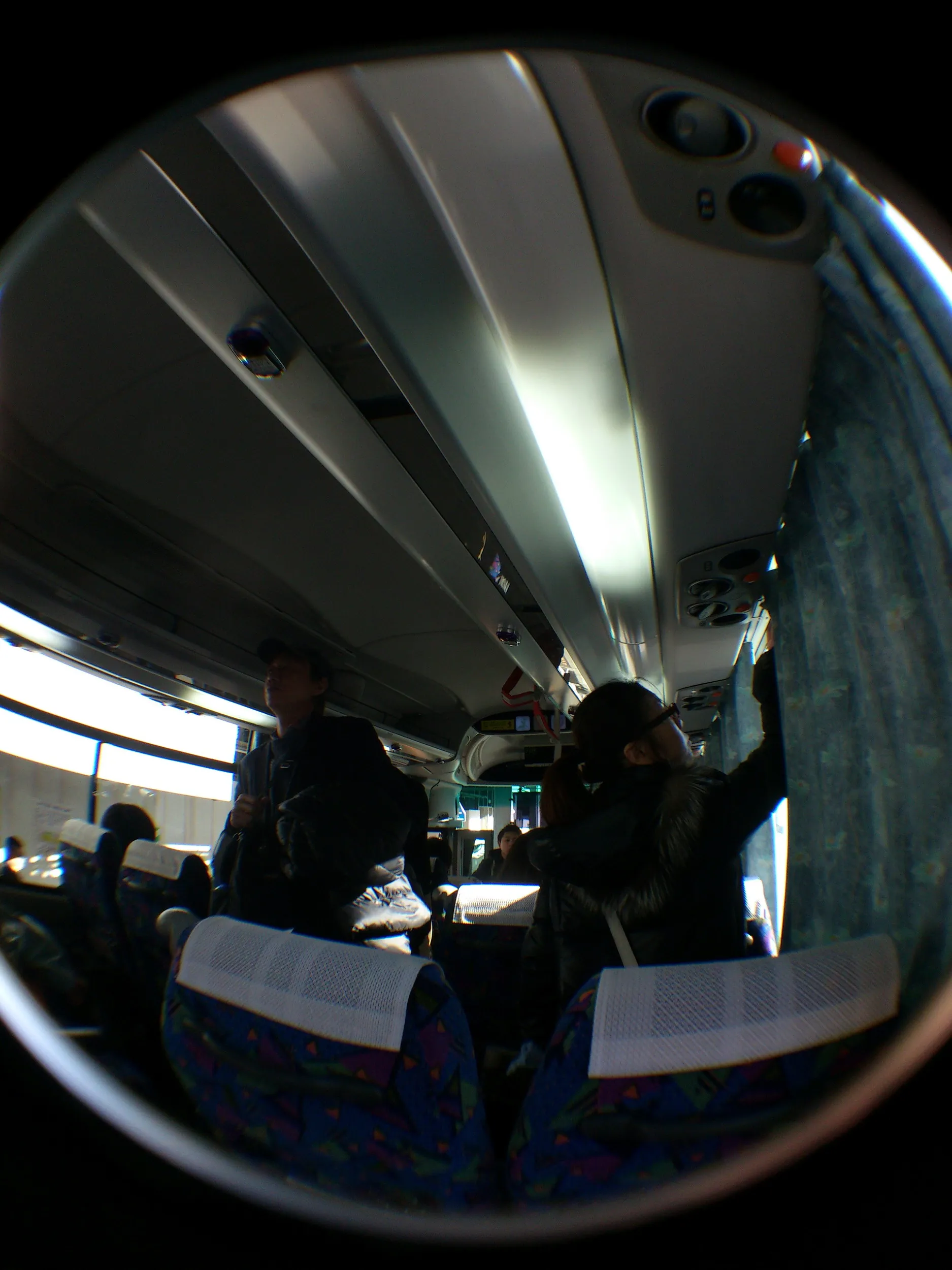 高速バス車内