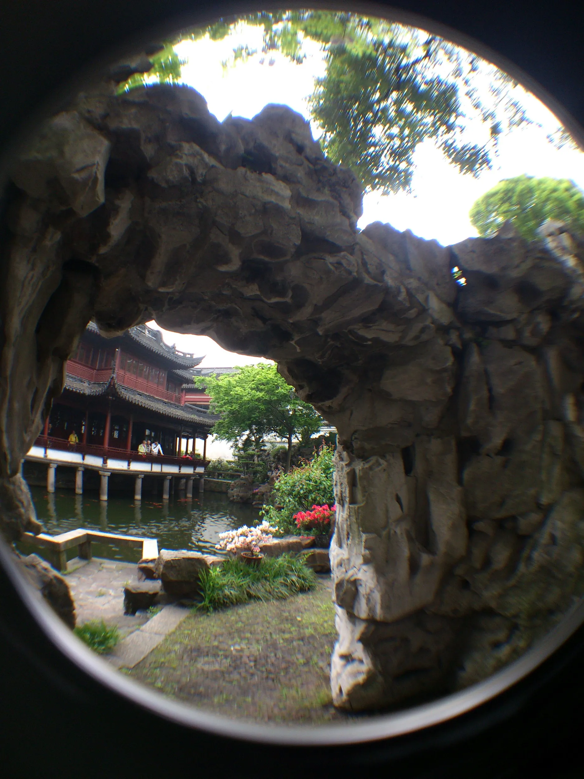 大假山の入口