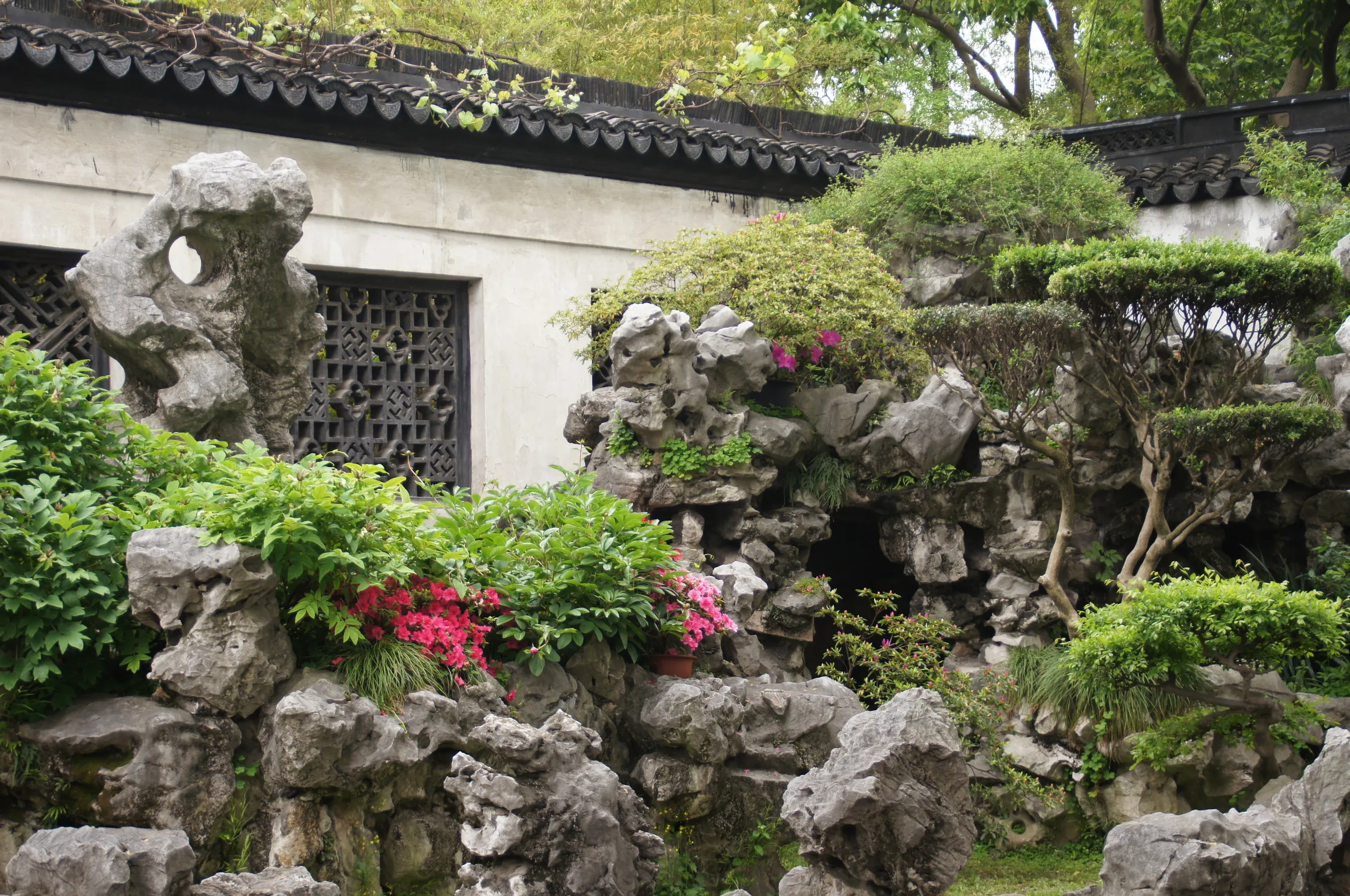 豫園庭園内の風景