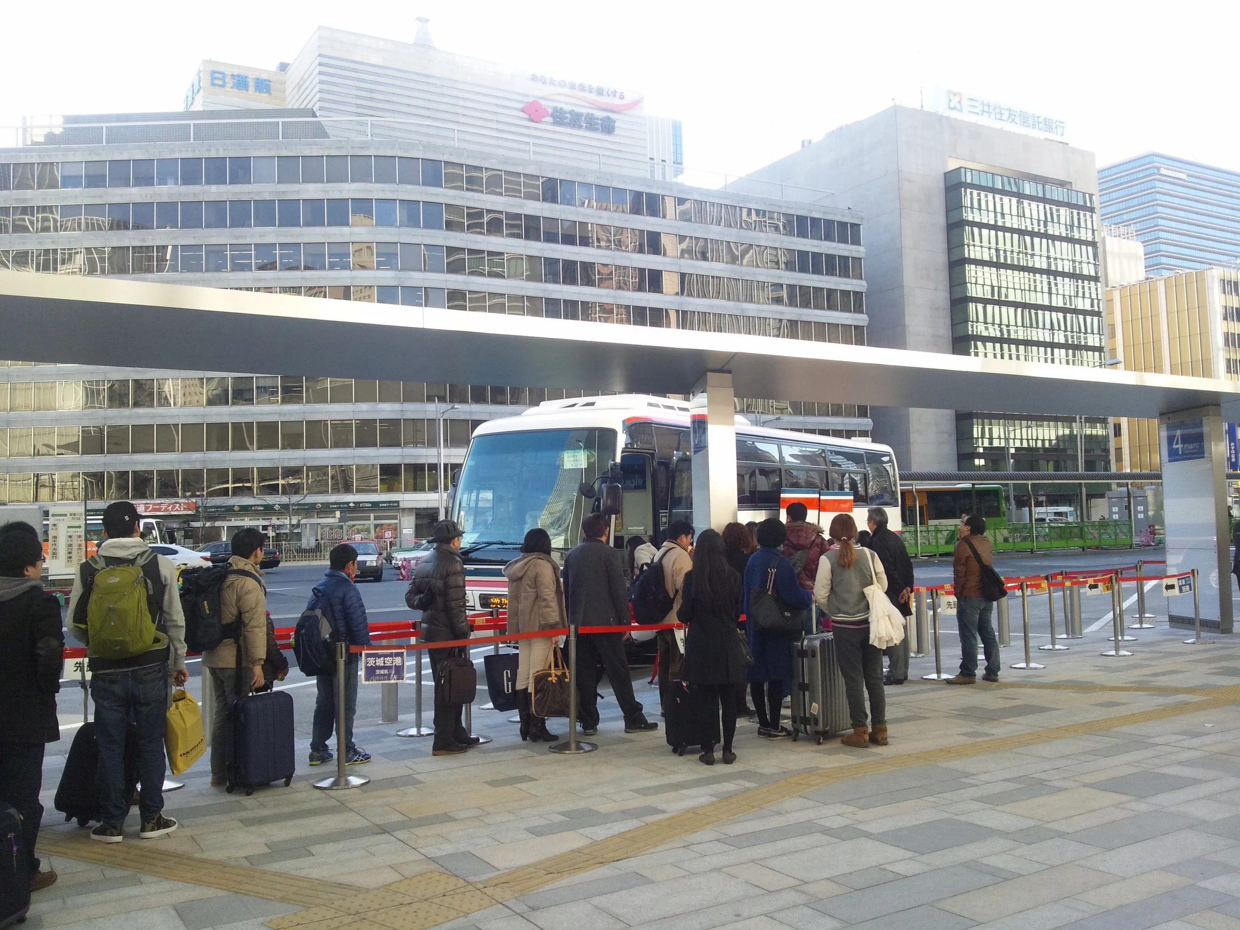 東京駅、茨城空港行の高速バス乗り場