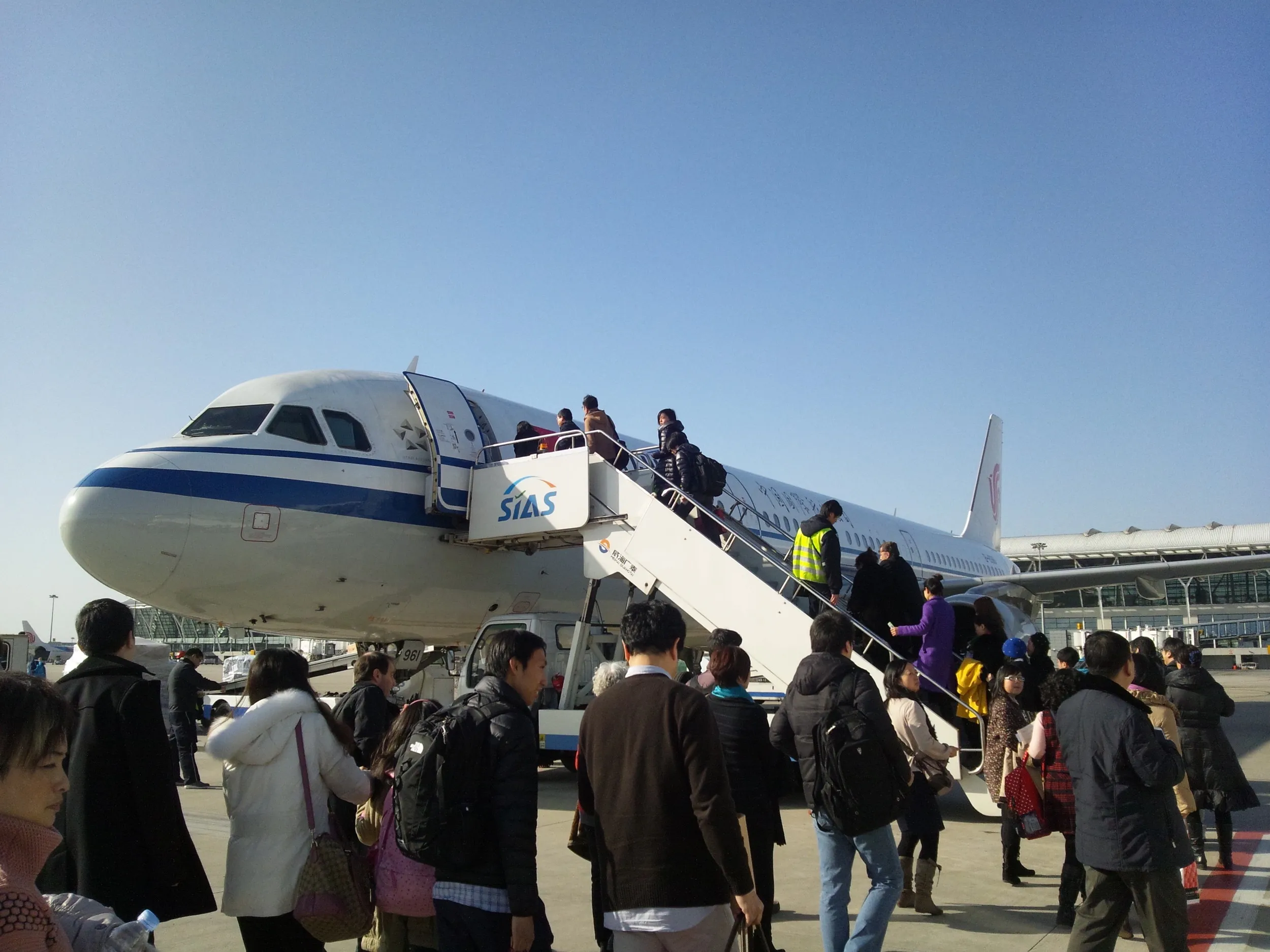 中国国際航空の航空機へ搭乗