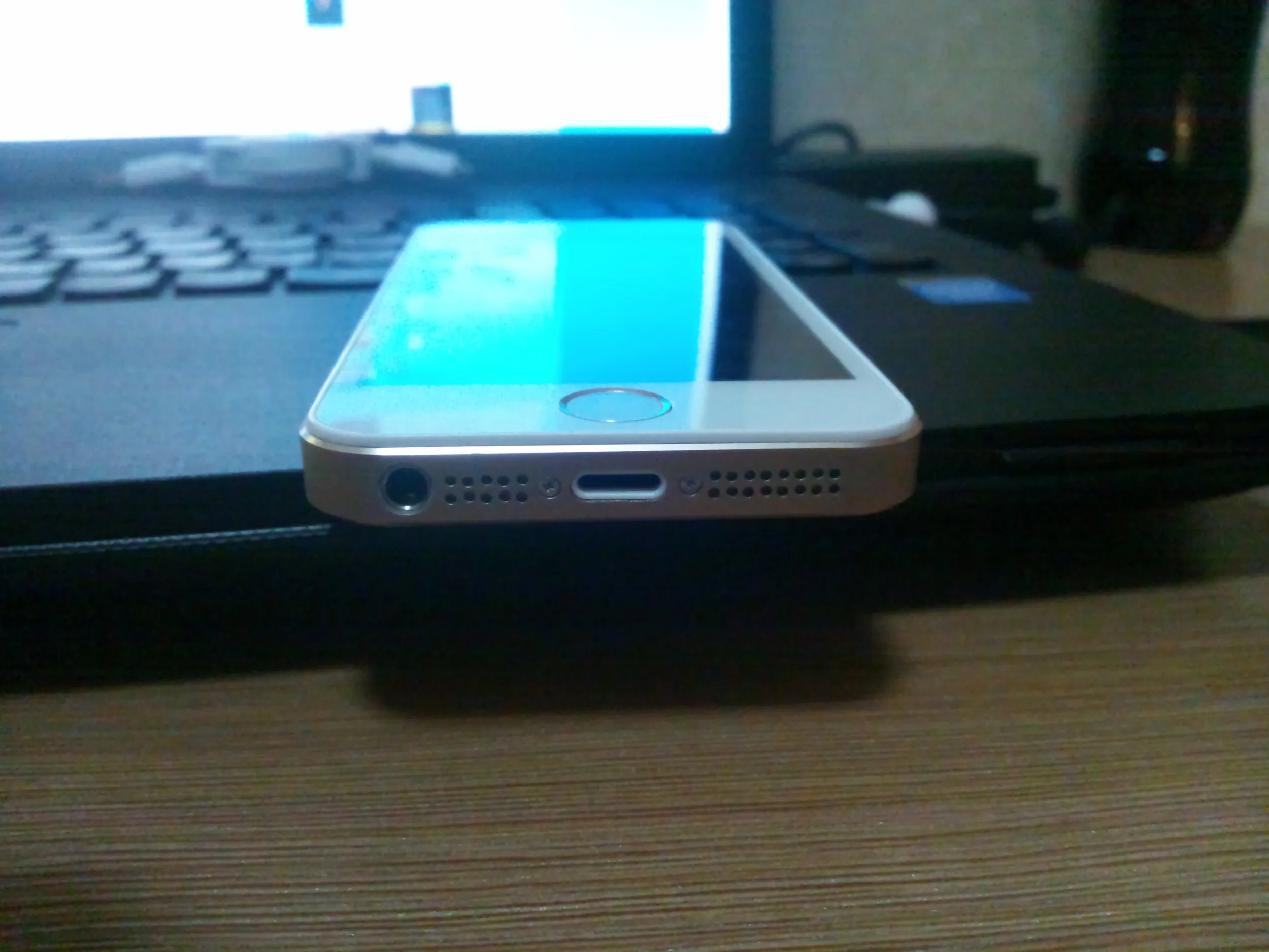 偽物のiPhone 5S