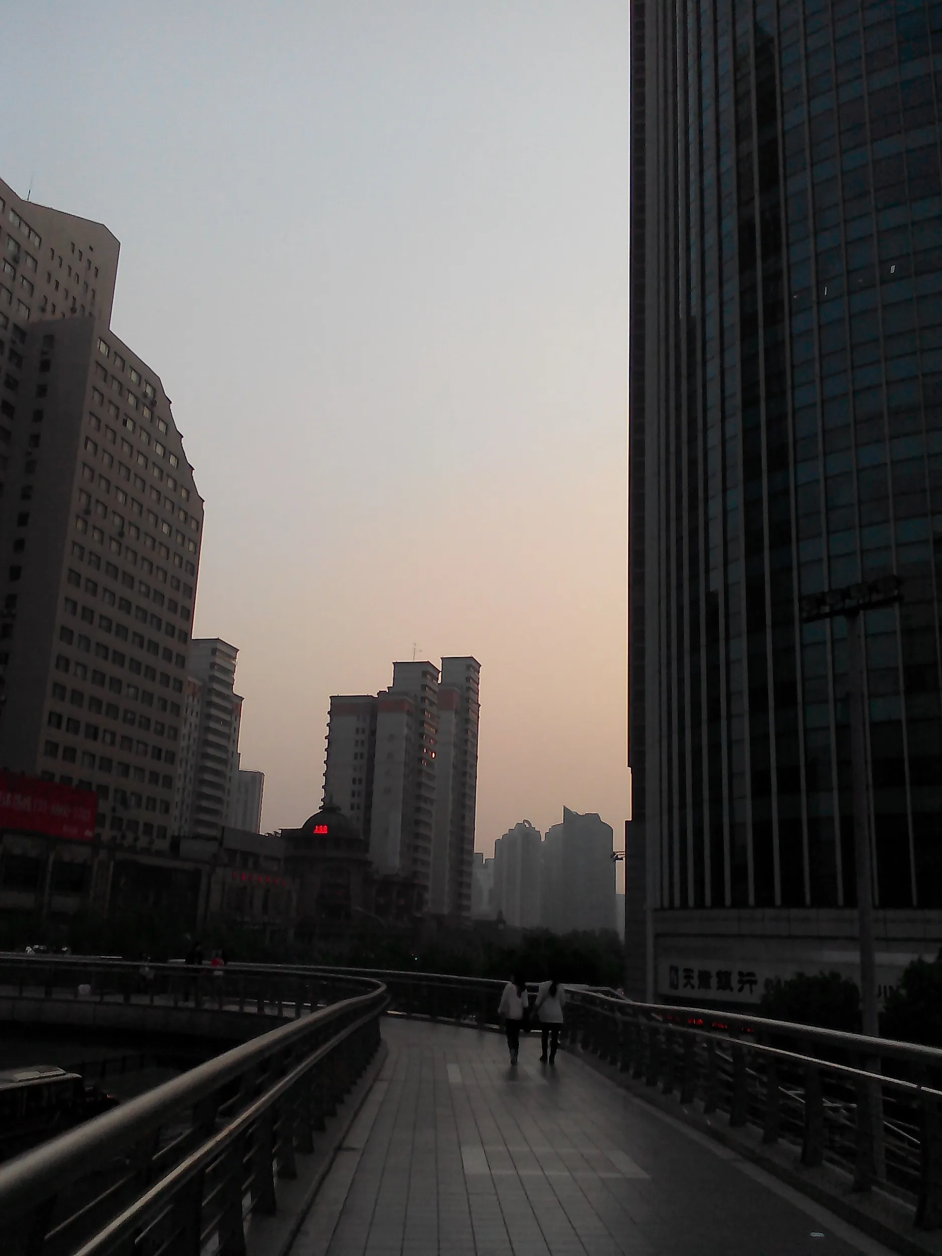 上海駅周辺