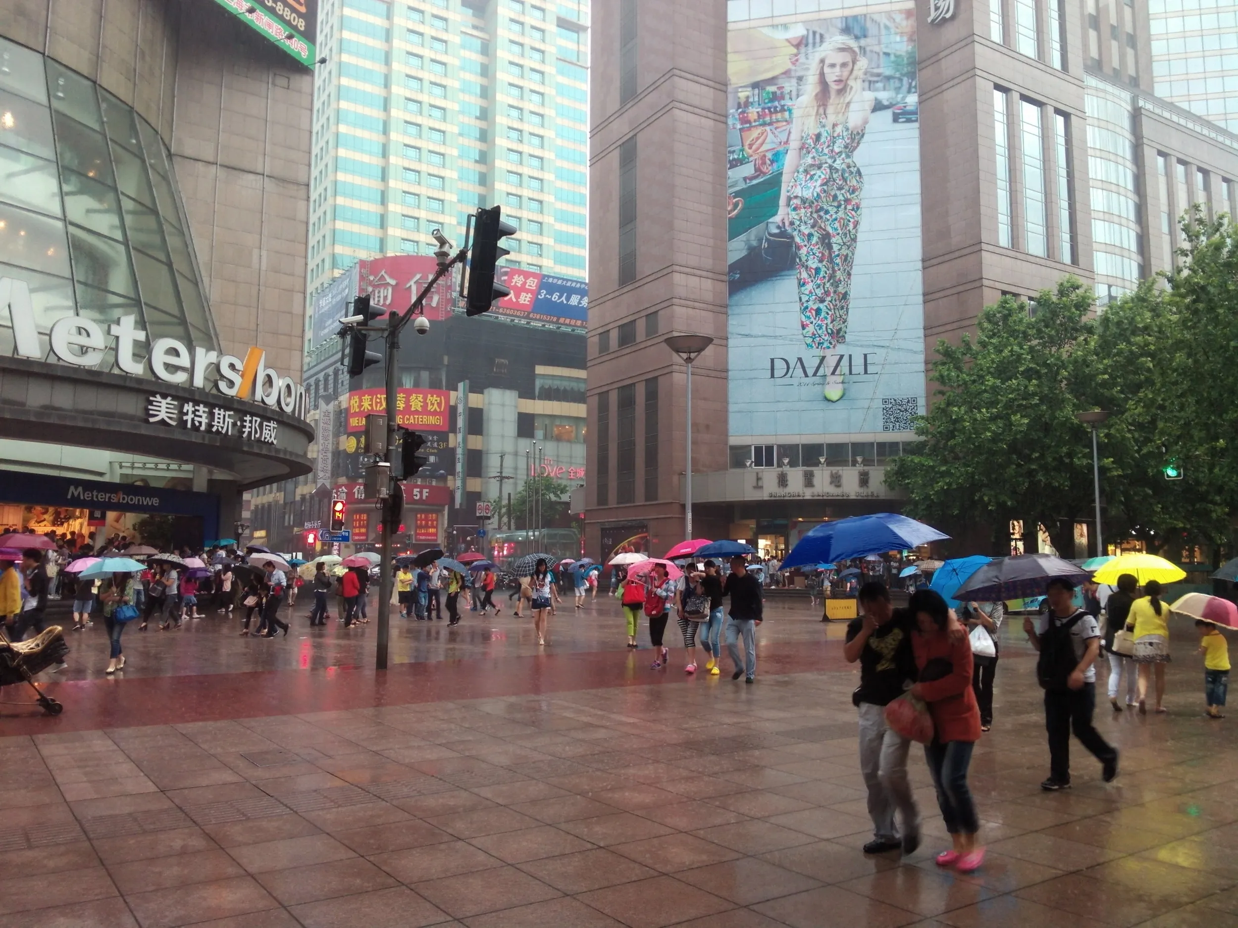 大雨の南京東路