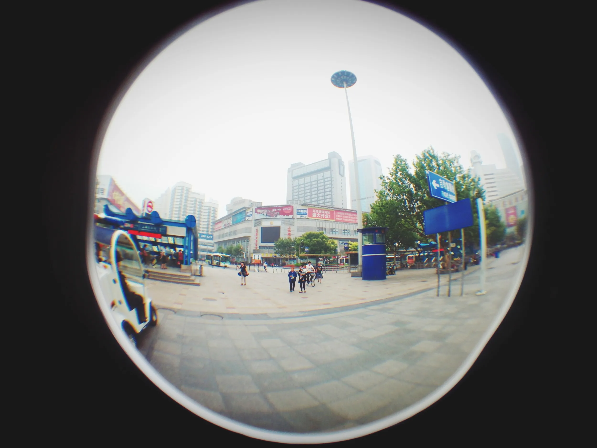 上海駅南広場