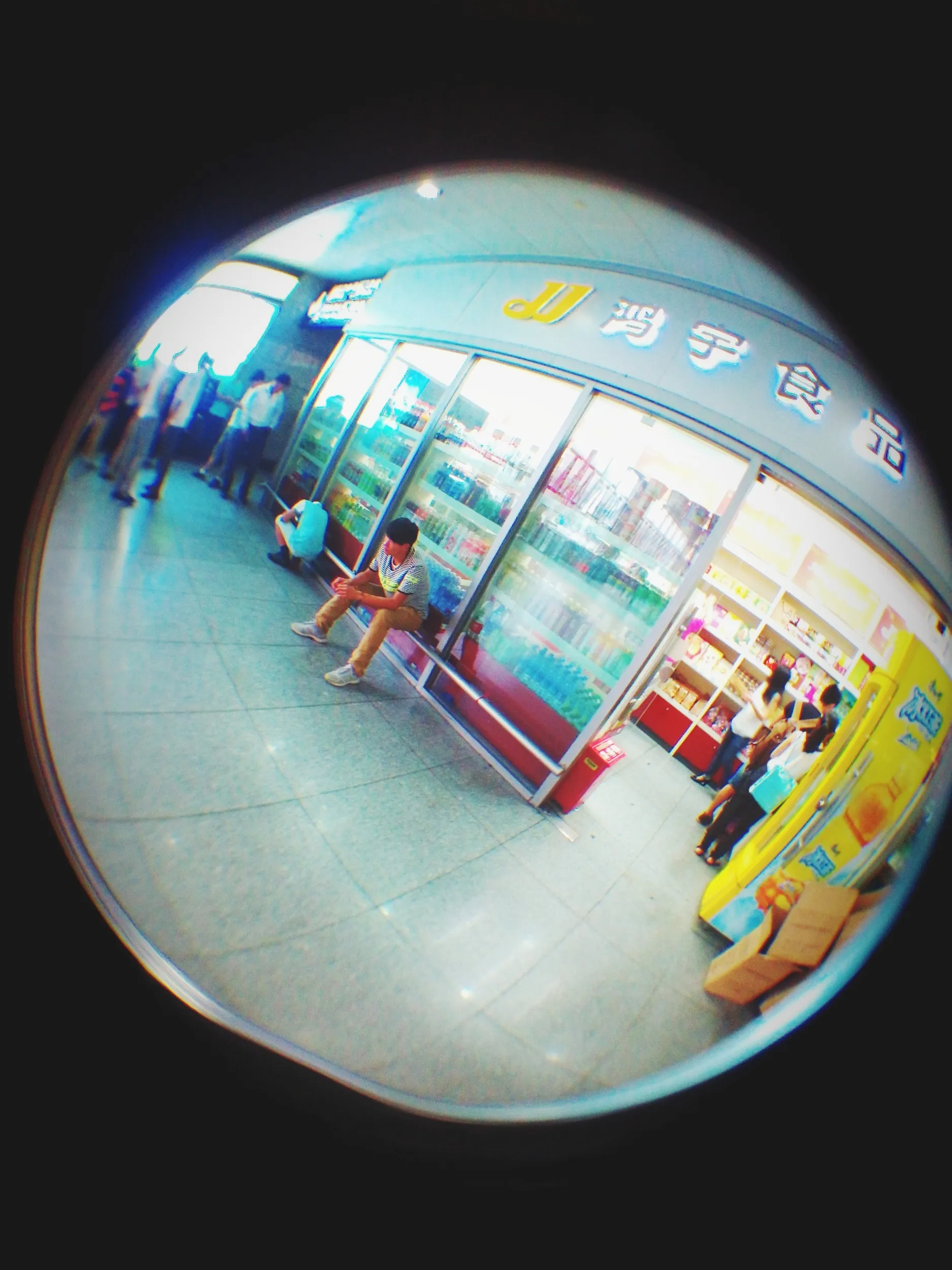 上海駅構内
