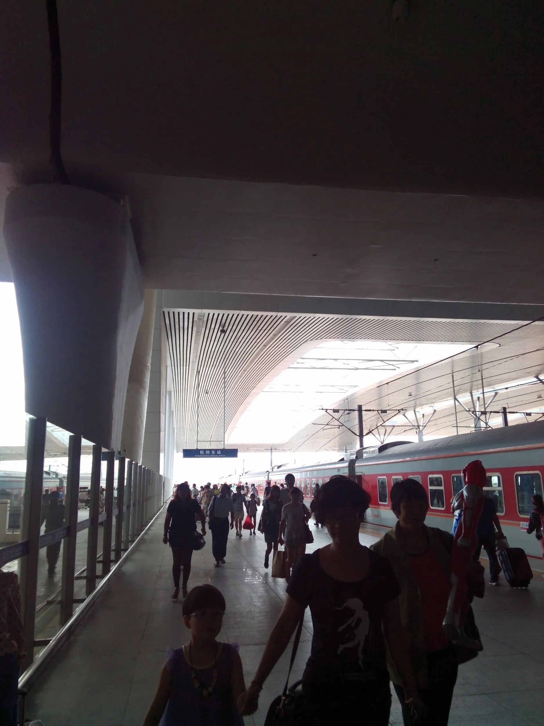 杭州東駅