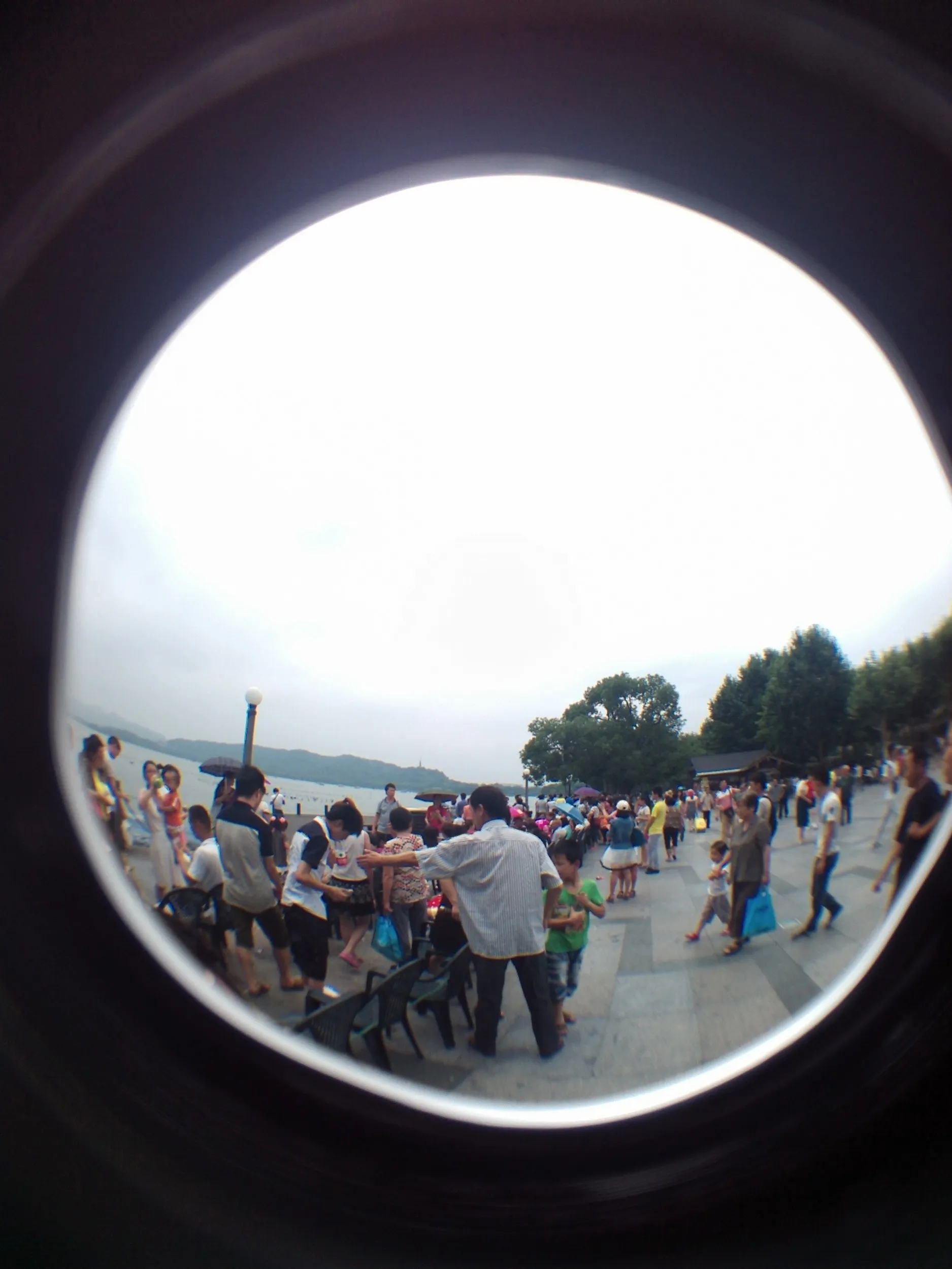 西湖を散歩