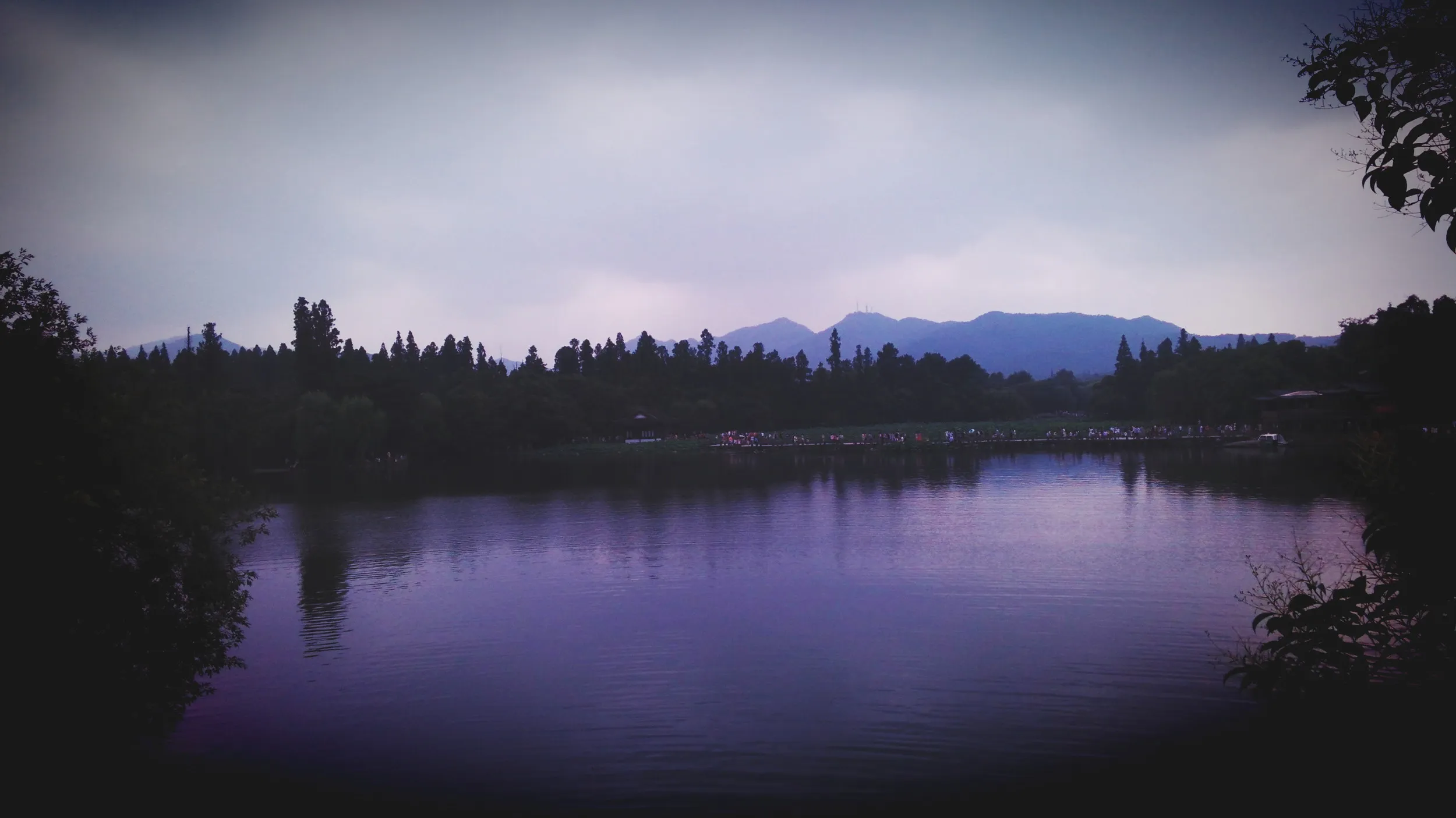 蘇堤から眺めた西湖の風景