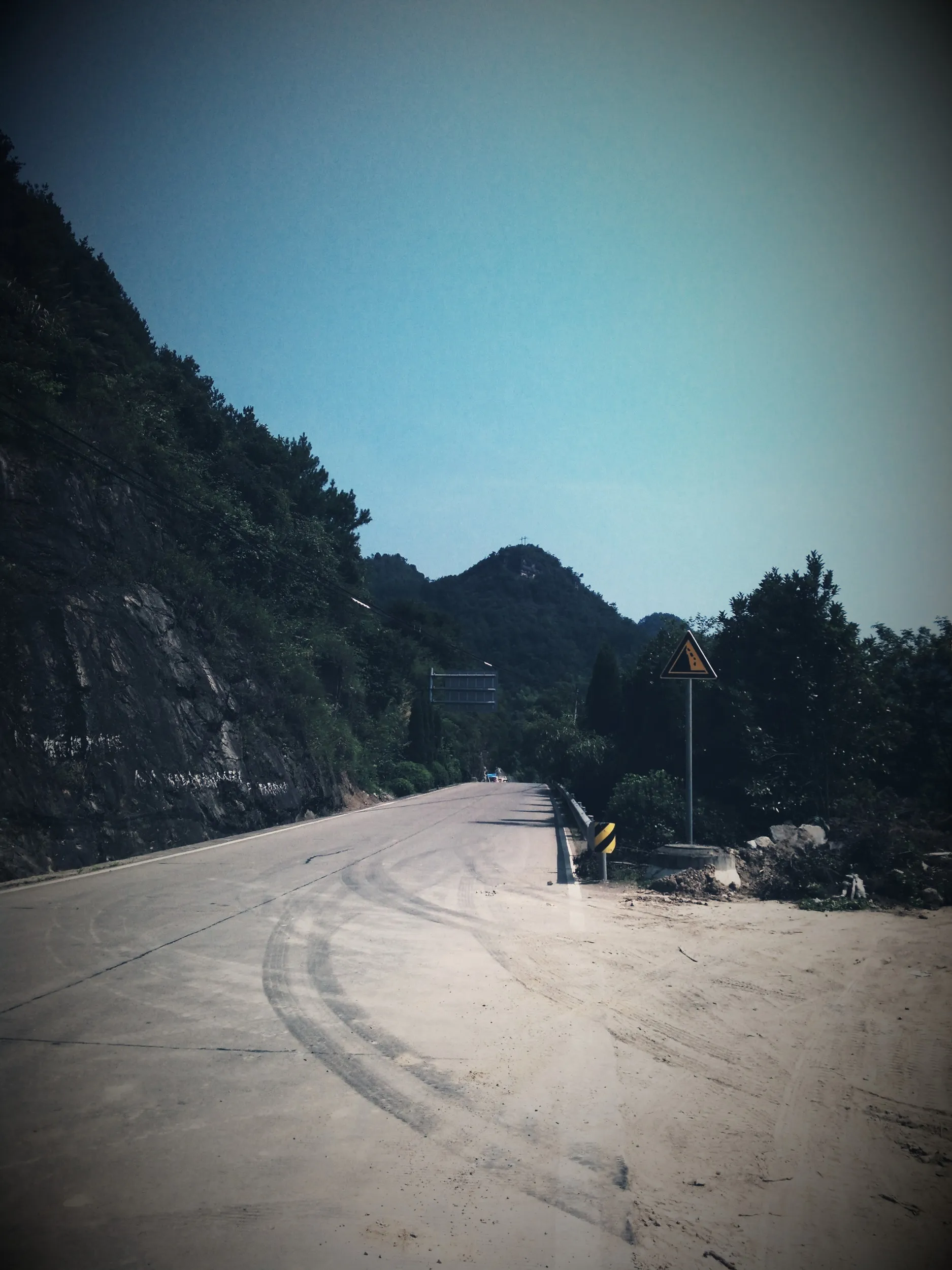 路沿いの風景