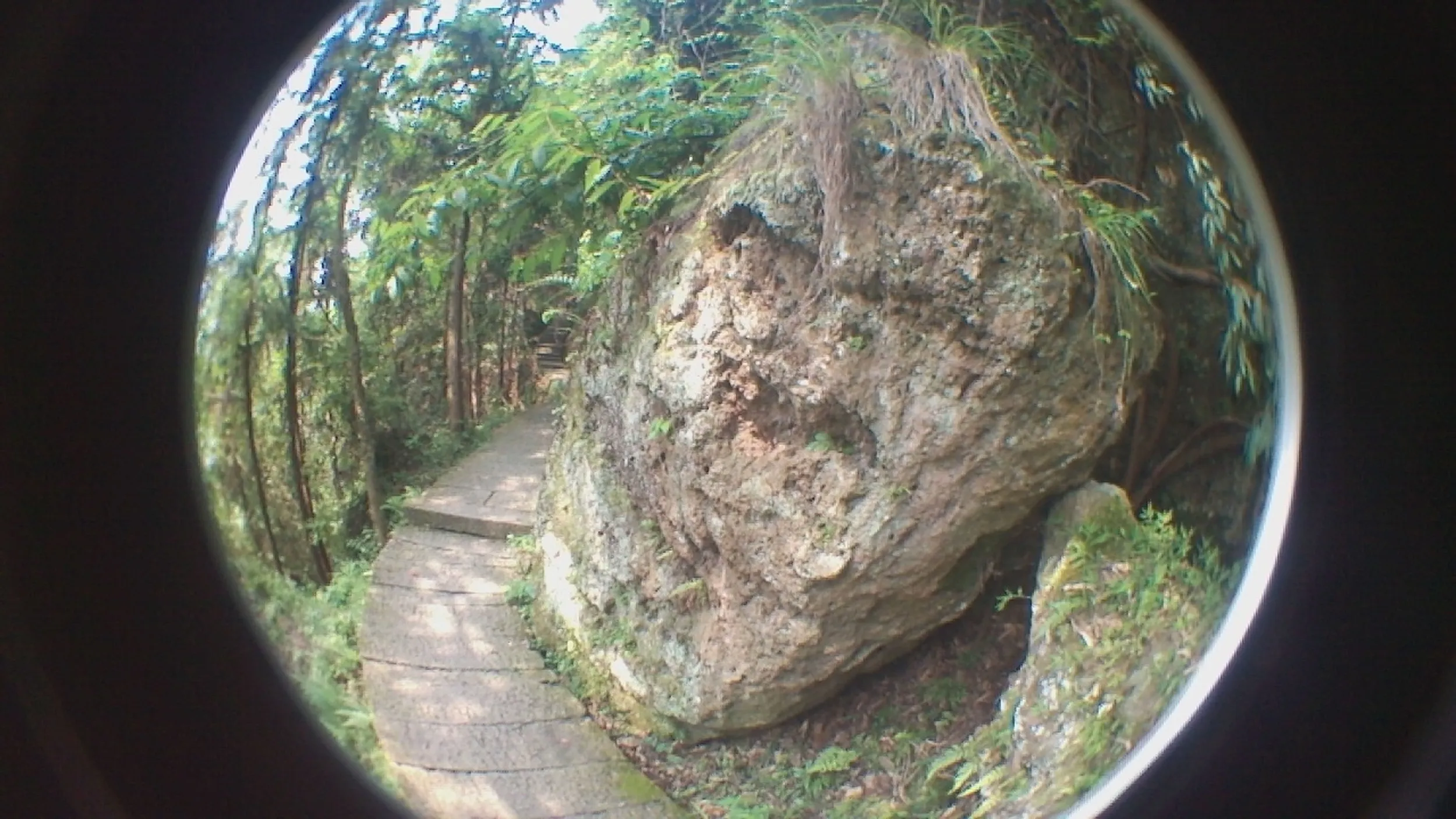 小赤壁の巨石