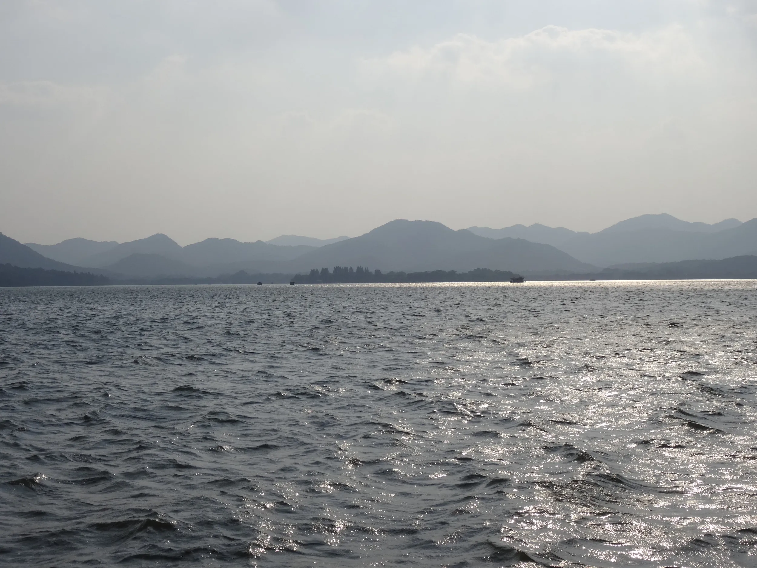 西湖の風景