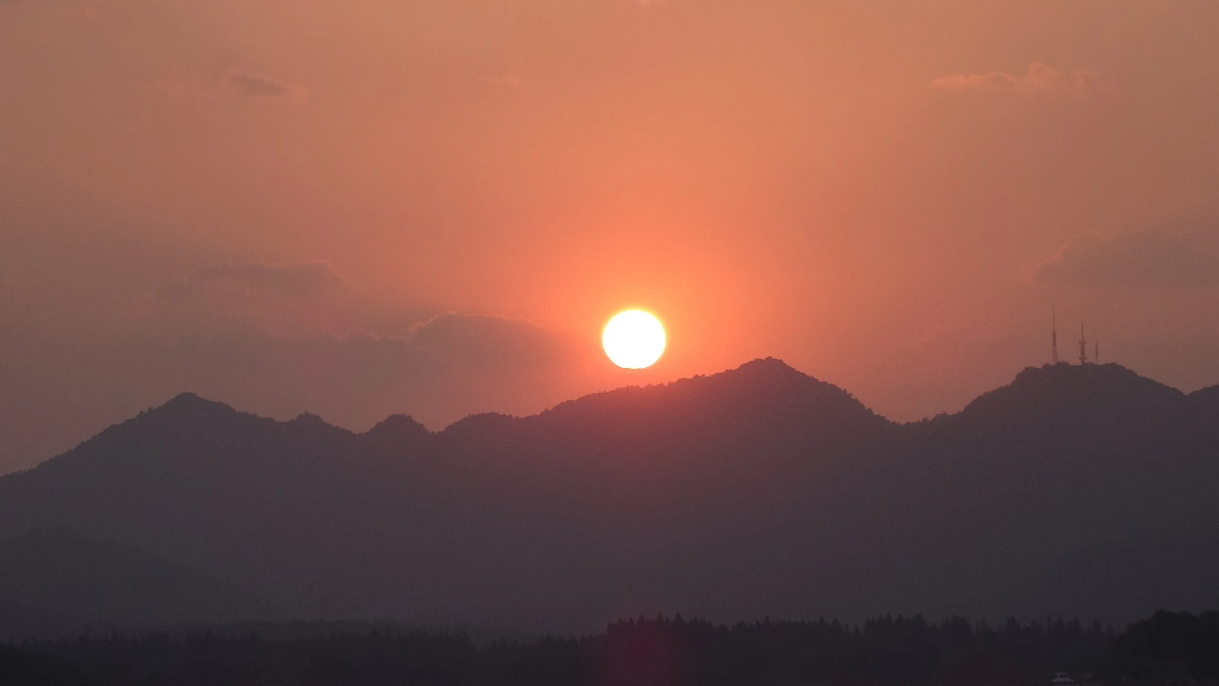 きれいな夕焼け空と夕日