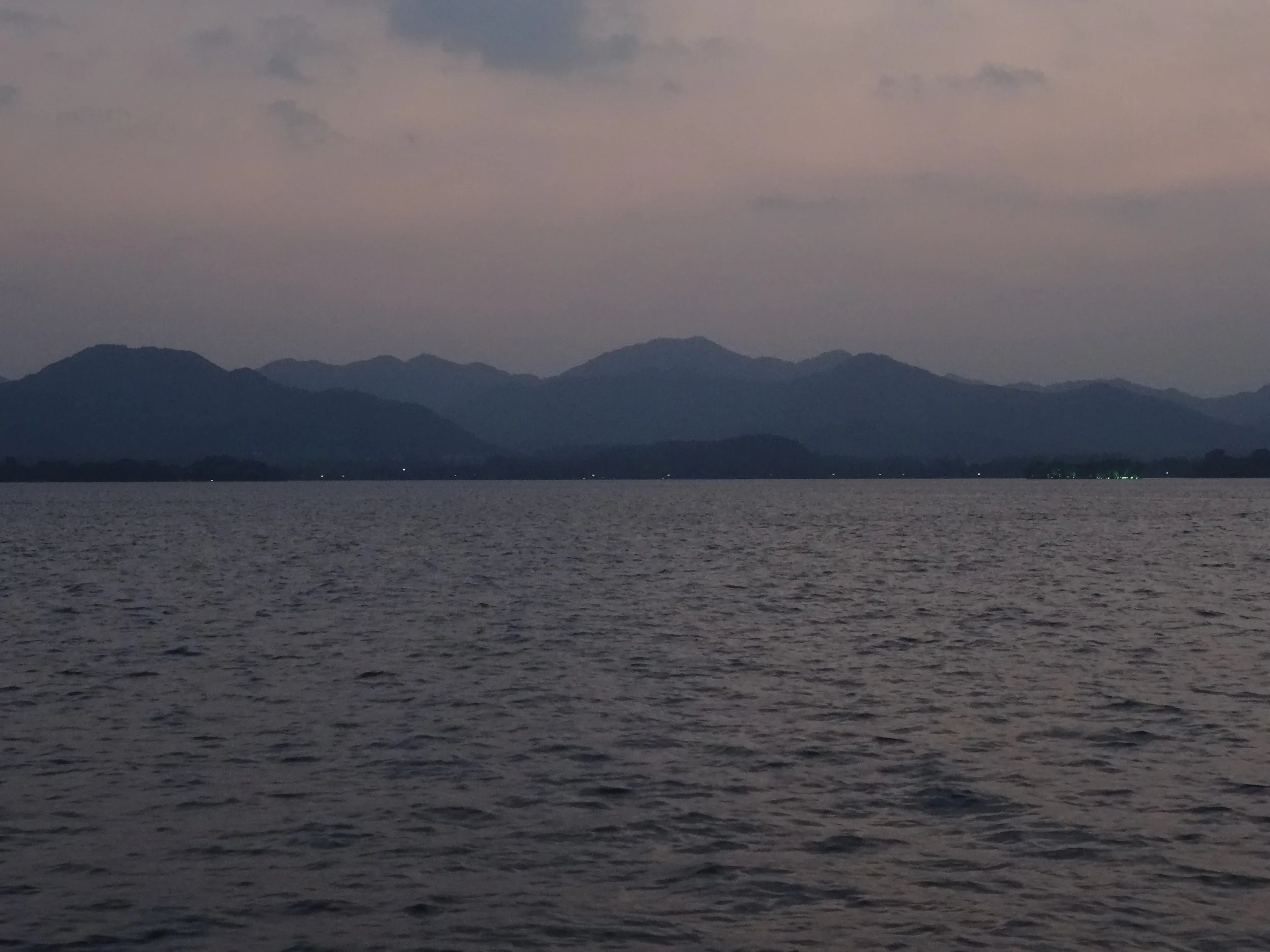 西湖の風景