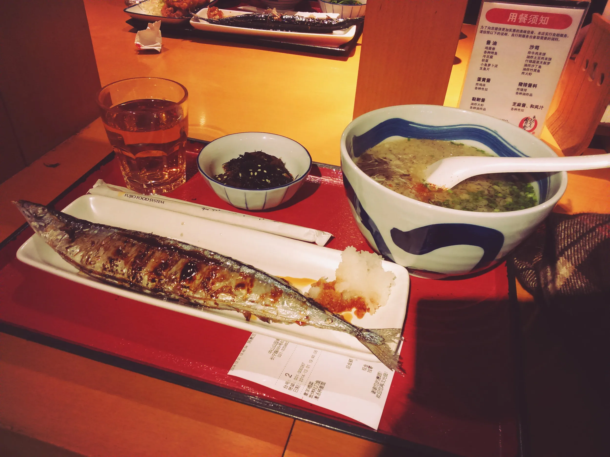 大みそかの年越しそばとサンマの塩焼き