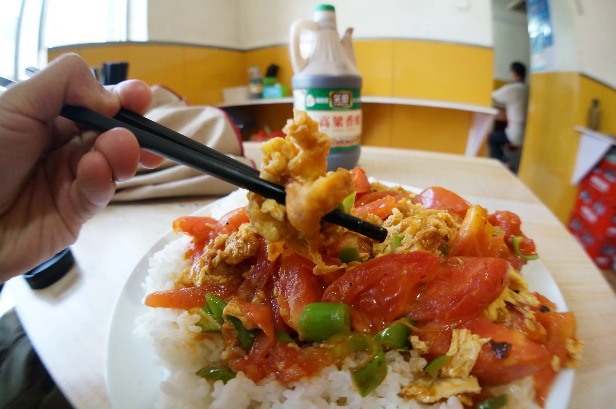 トマトと卵炒め飯を食す
