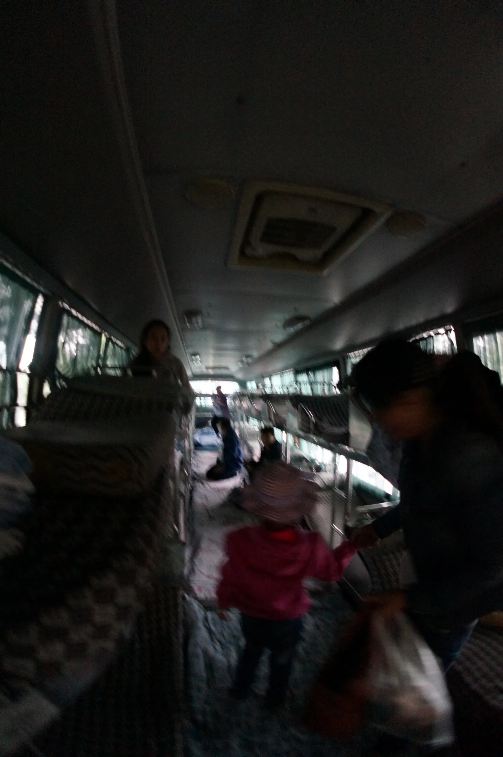 高速バスで撤収