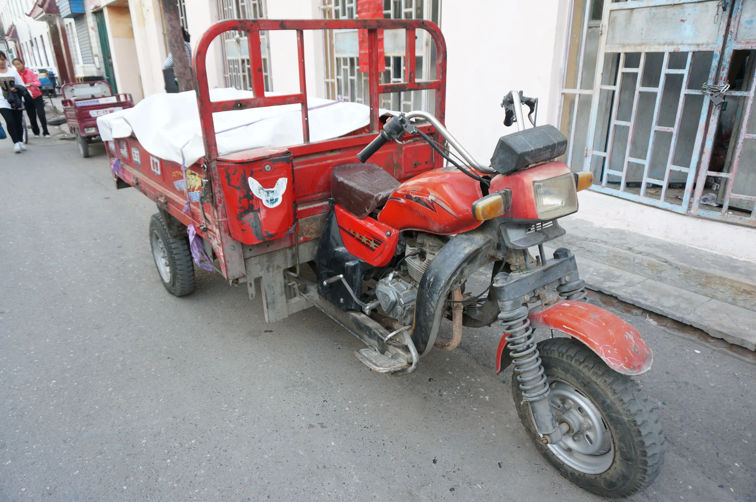 停車中の三輪車