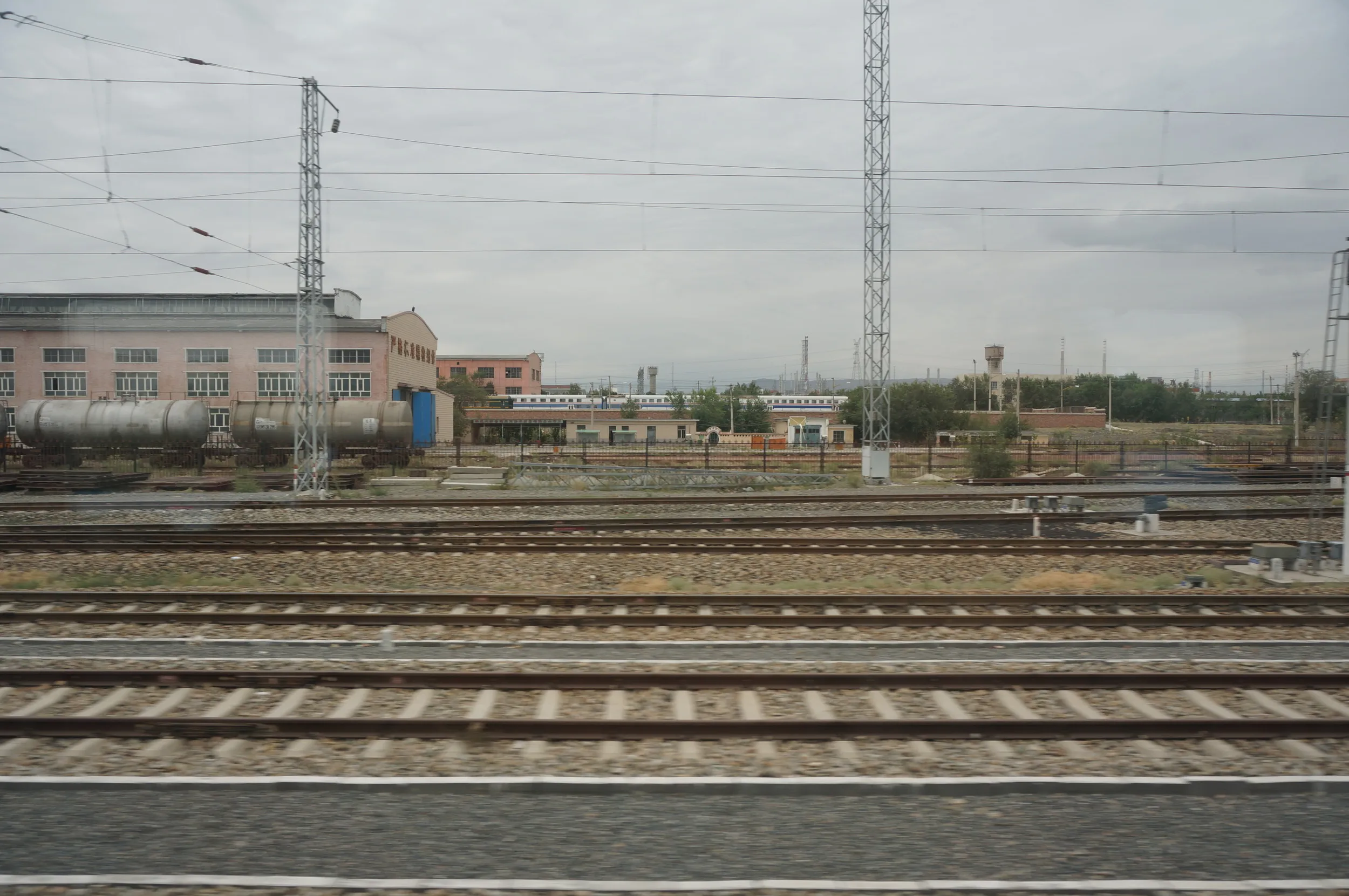 整然とした鉄道
