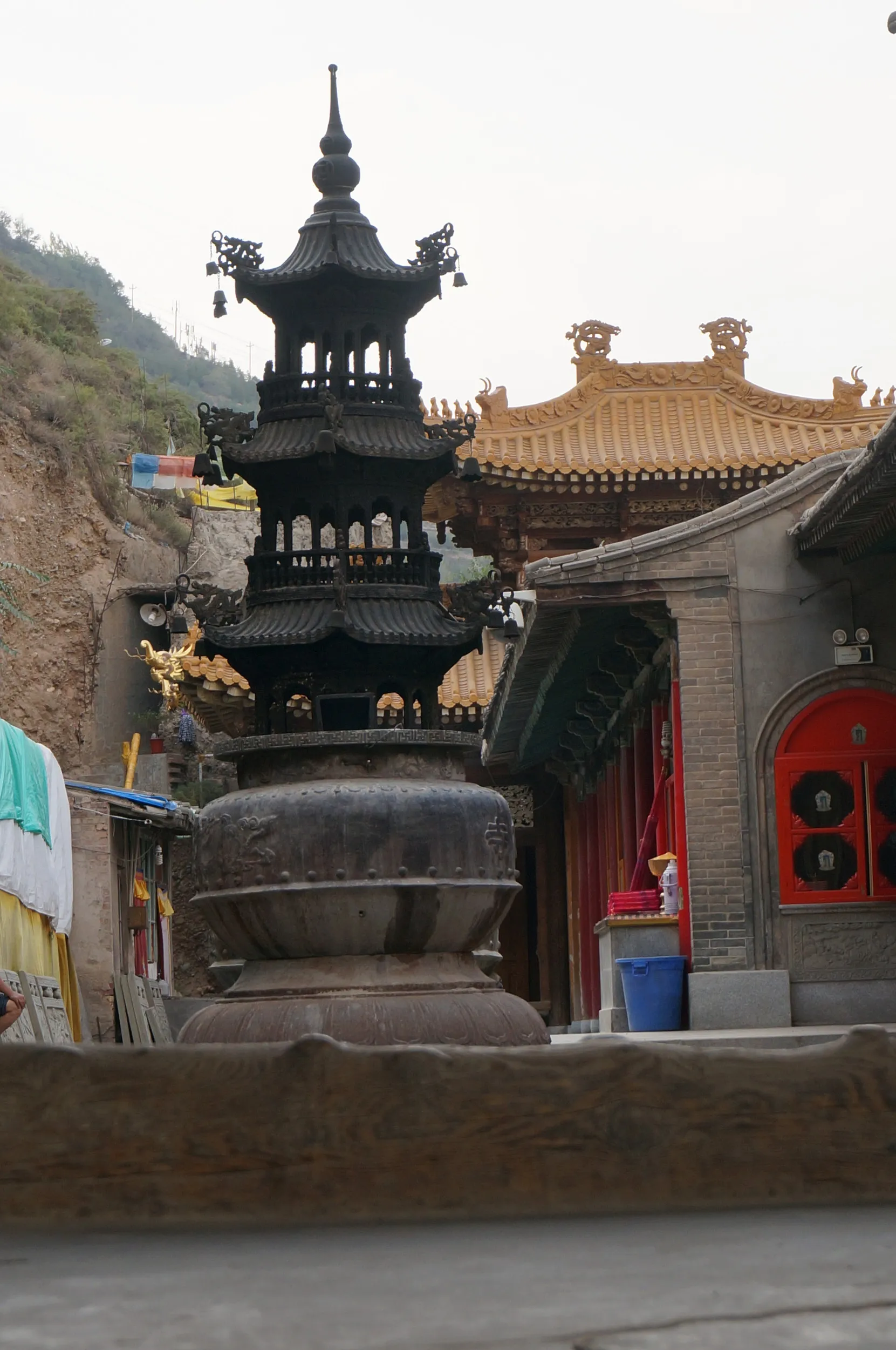 マニ寺の境内