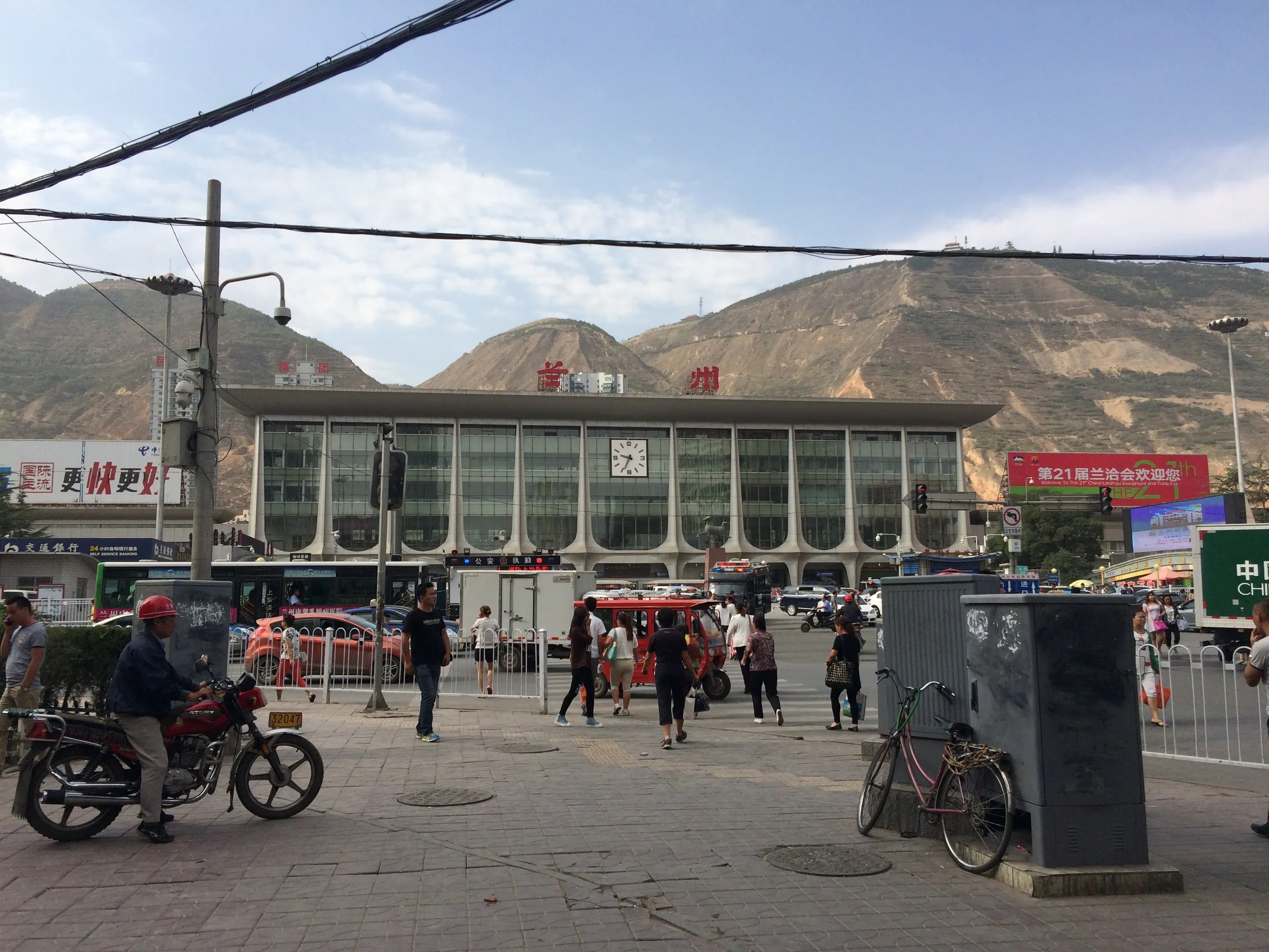 蘭州駅前に到着
