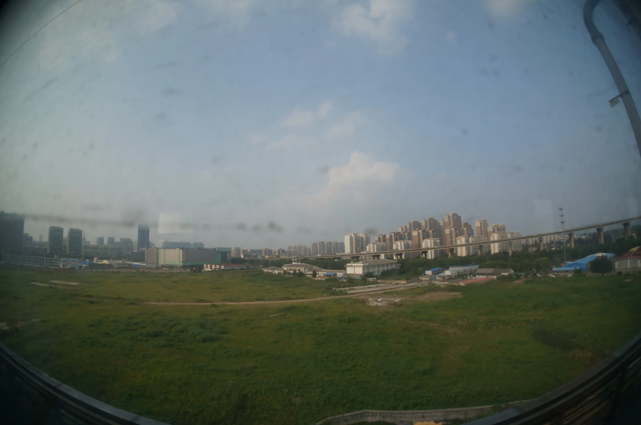 南京市郊外の車窓風景