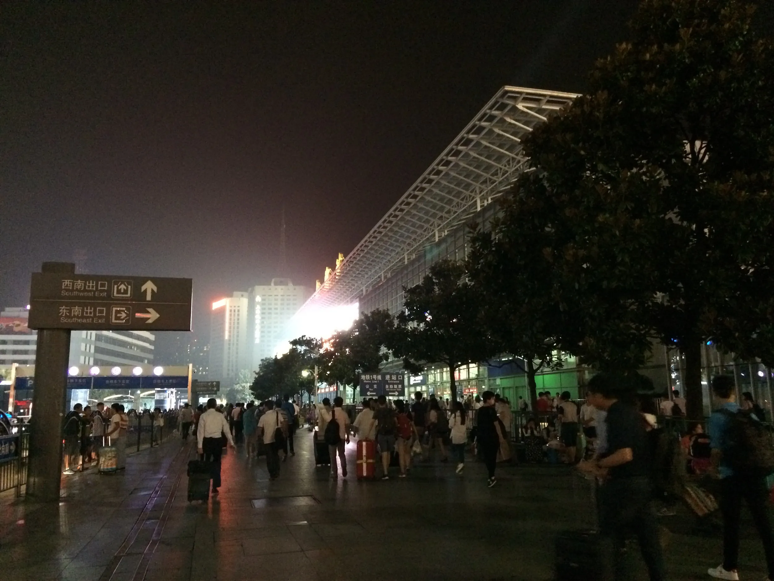 夜の上海駅