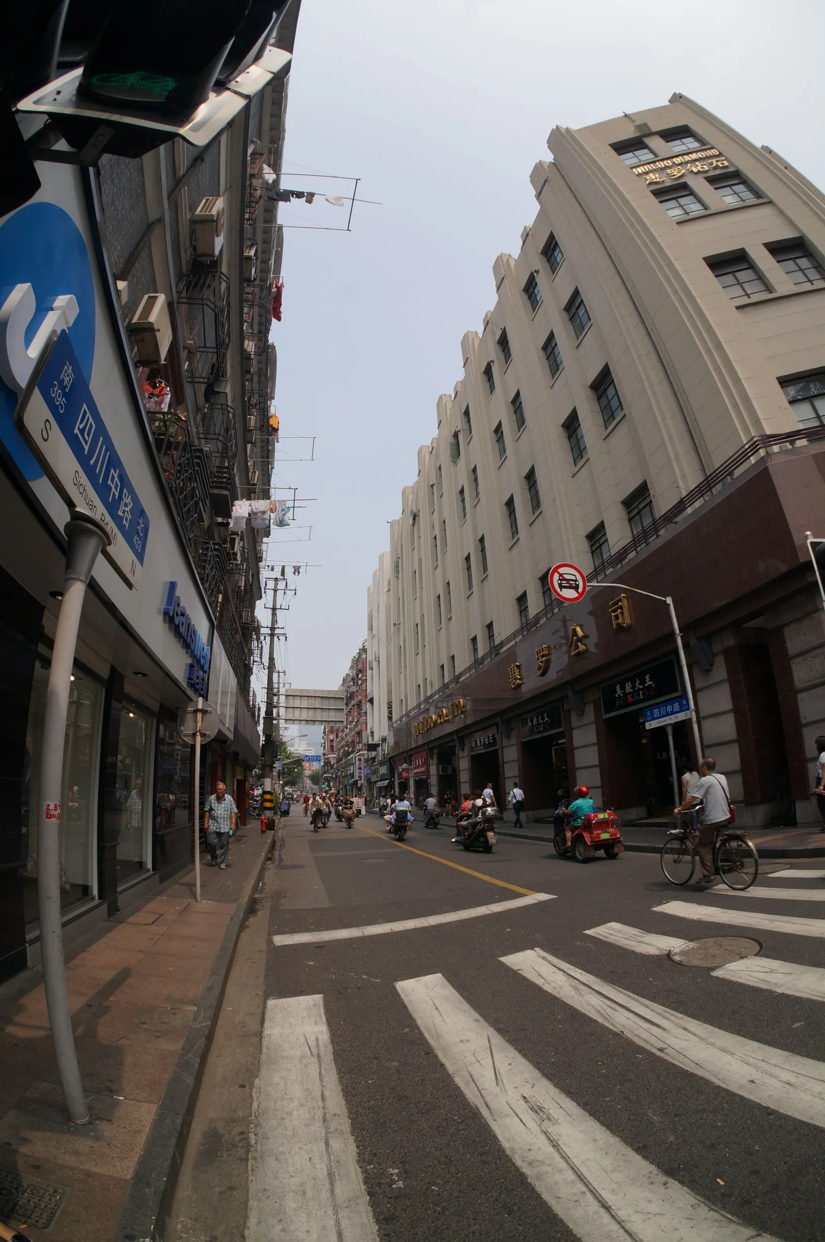 南京東路の風景をNEX-5Tと魚眼レンズで撮影
