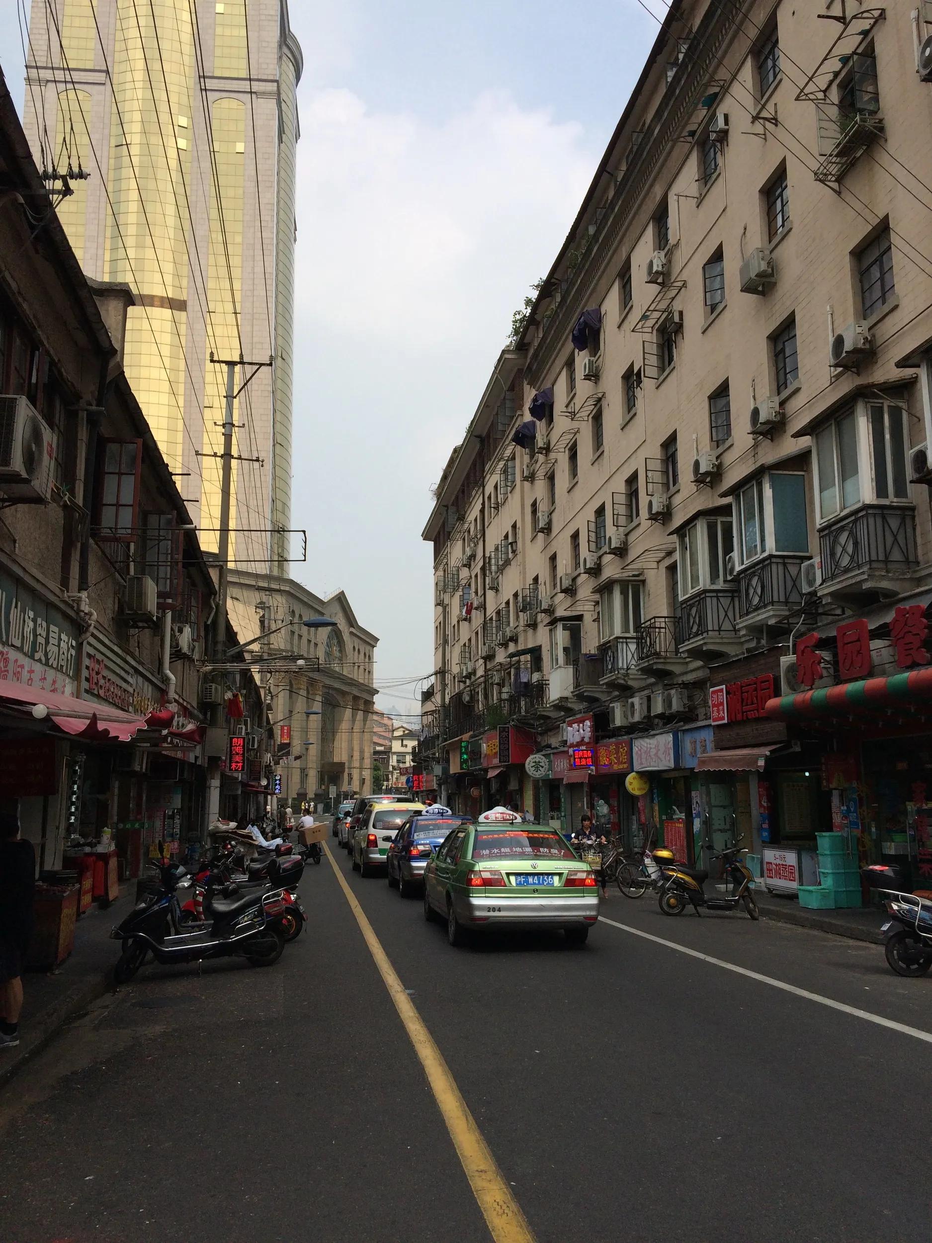 人民広場、福州路付近の路地の風景