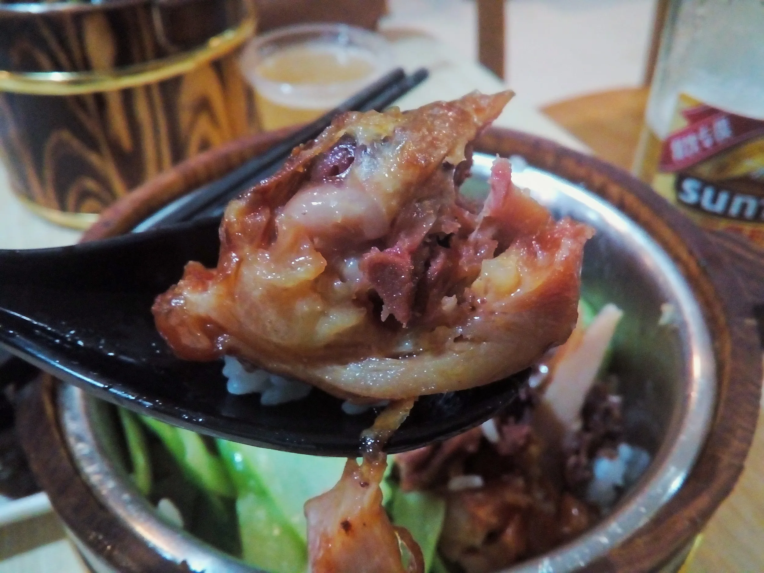 肉の木桶飯