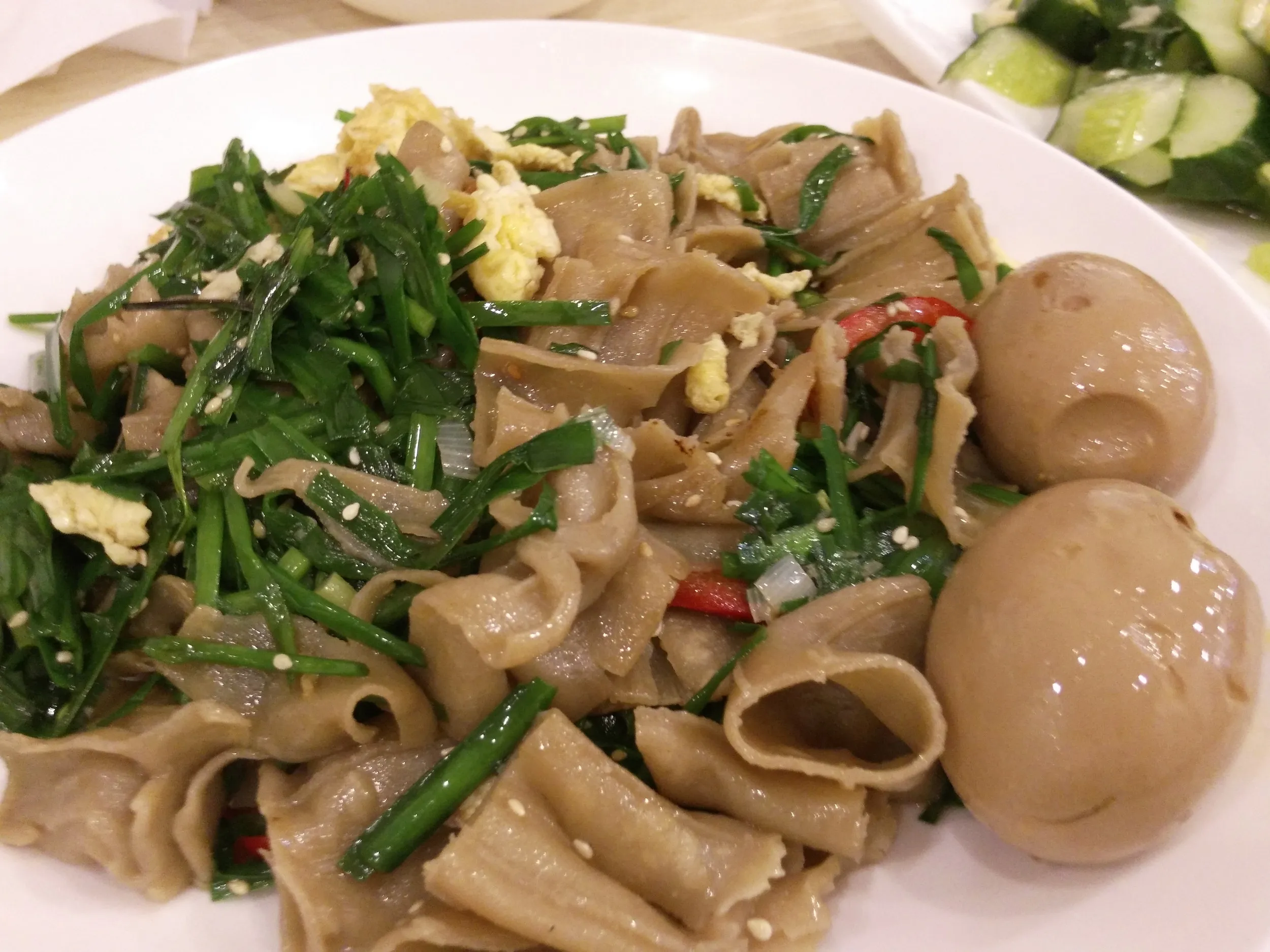 燕麦麺と煮卵
