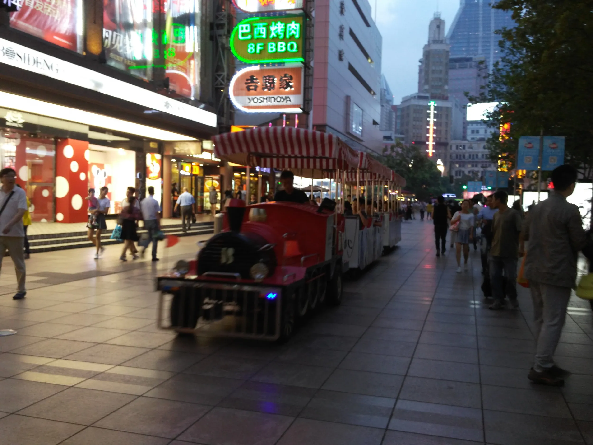 夜の南京東路