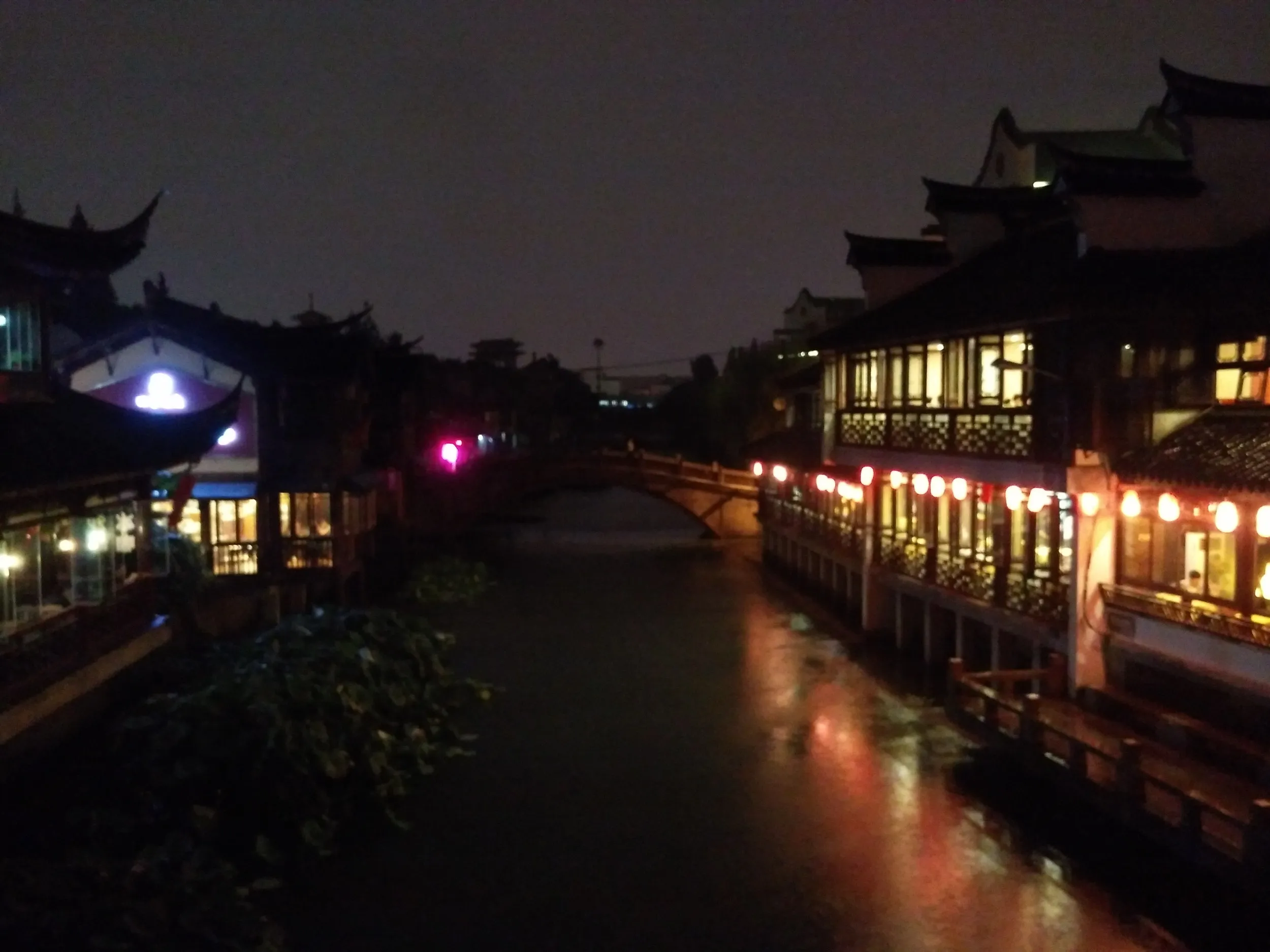暗くなった橋