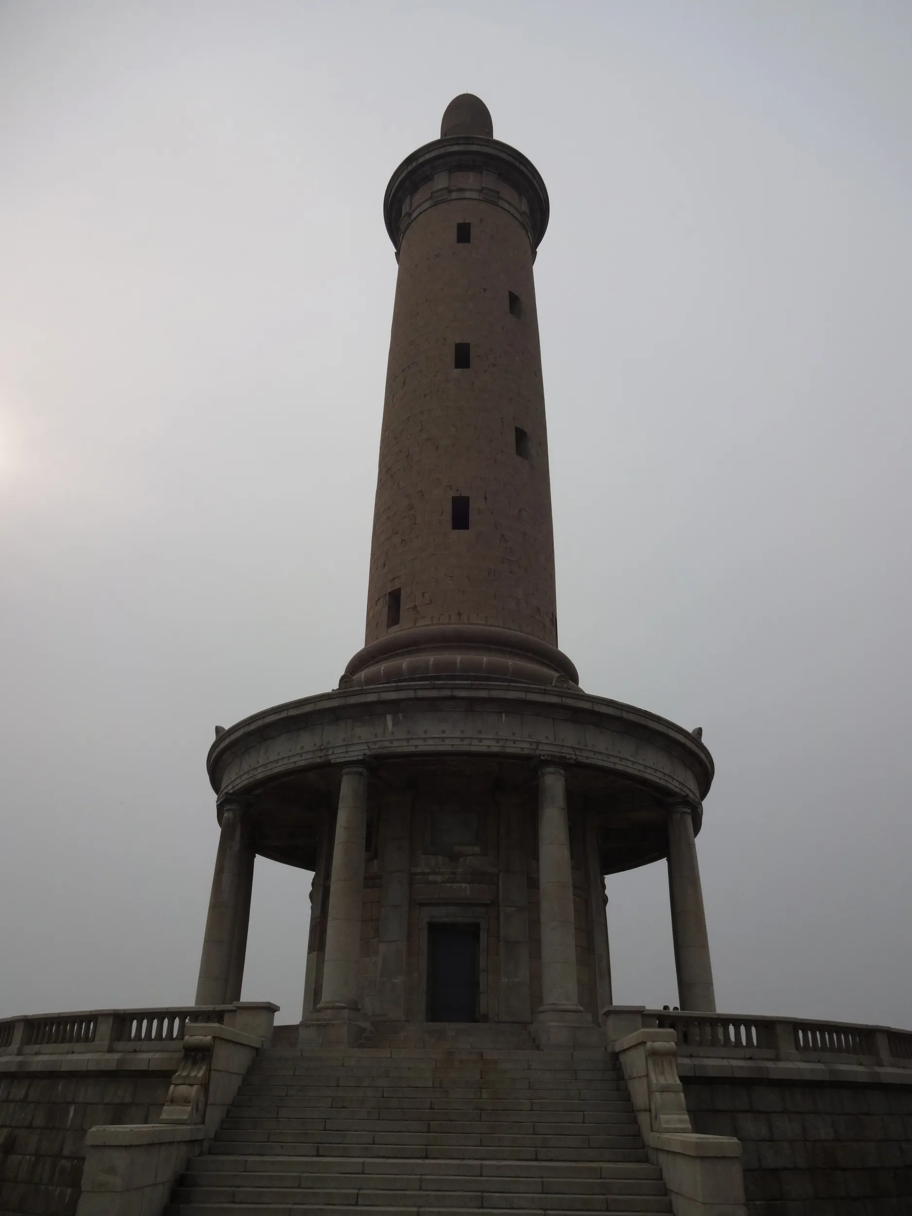 白玉山塔