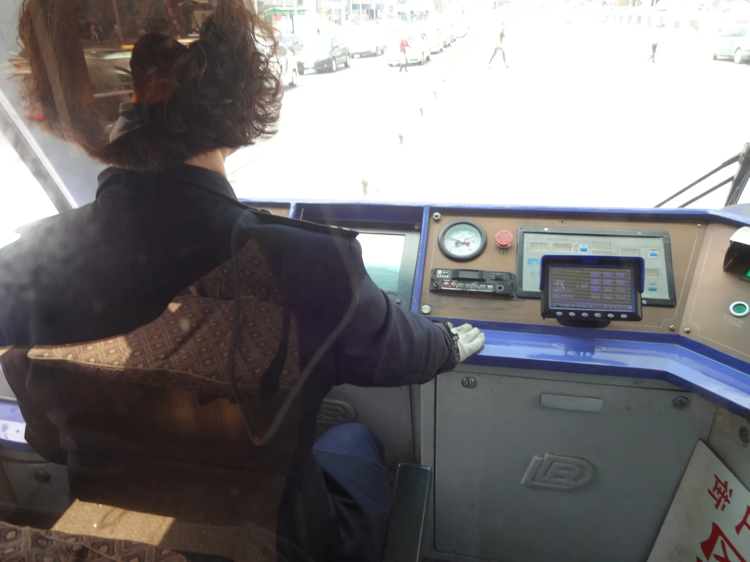 202路の運転席
