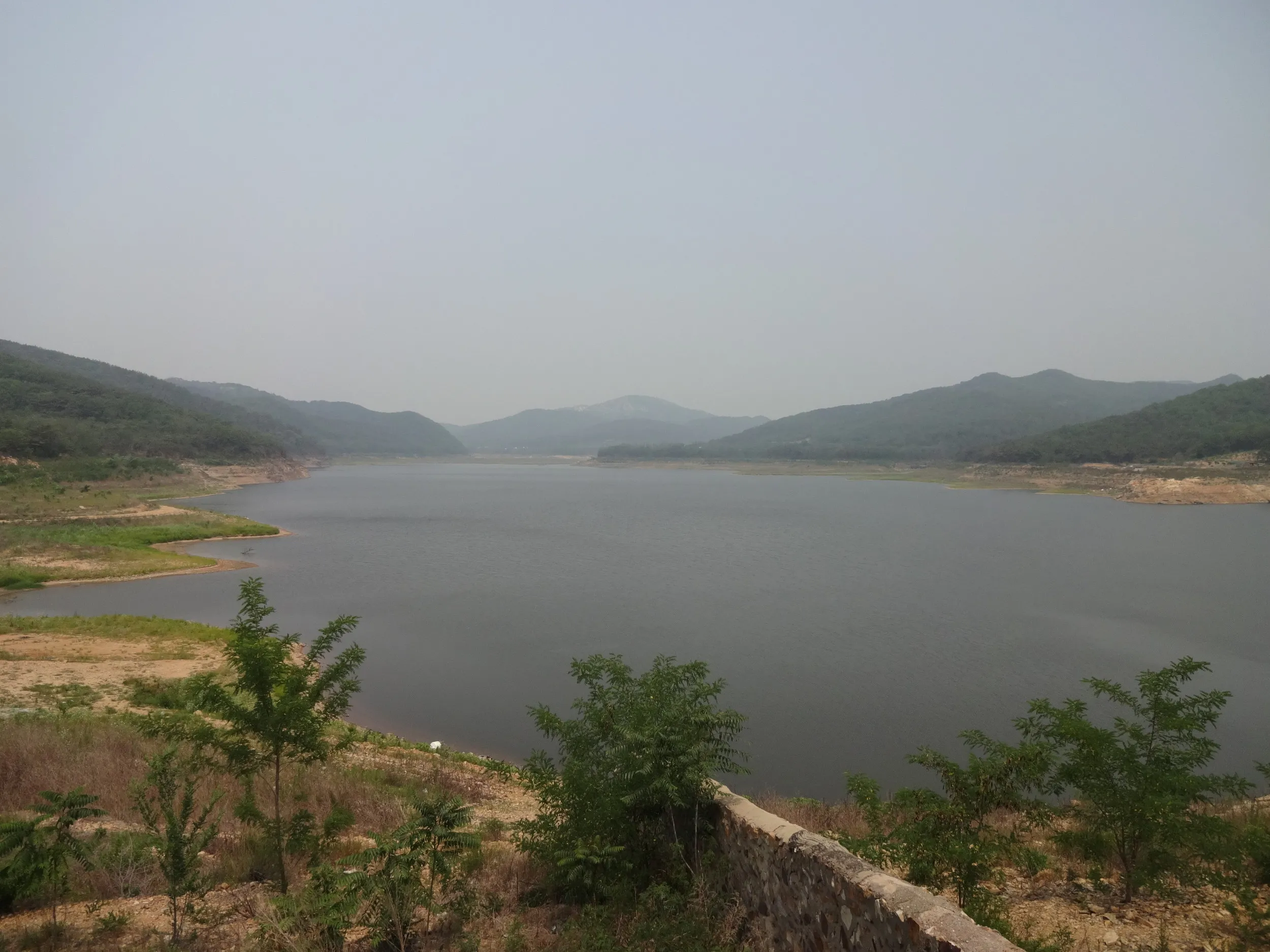 貯水池の眺め