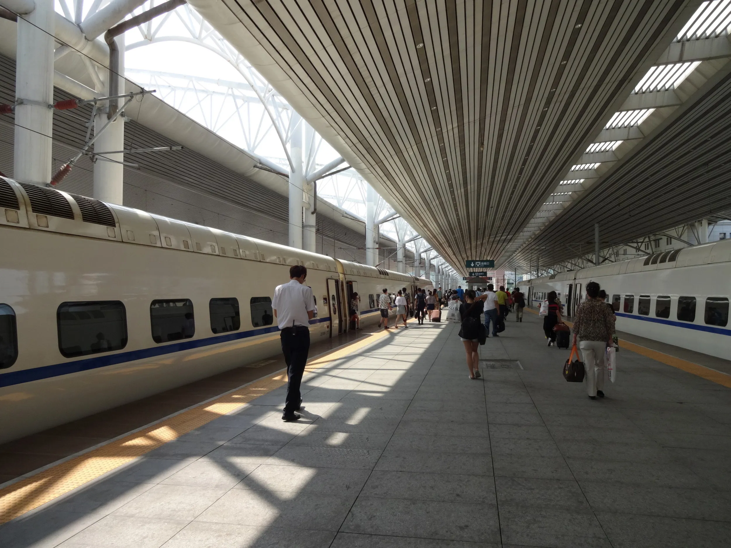 丹東駅に到着