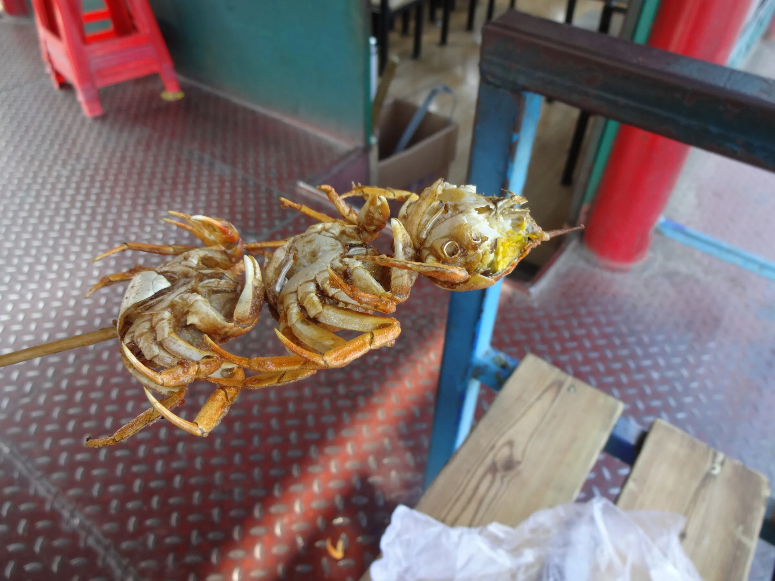 モクズガニの串揚げ